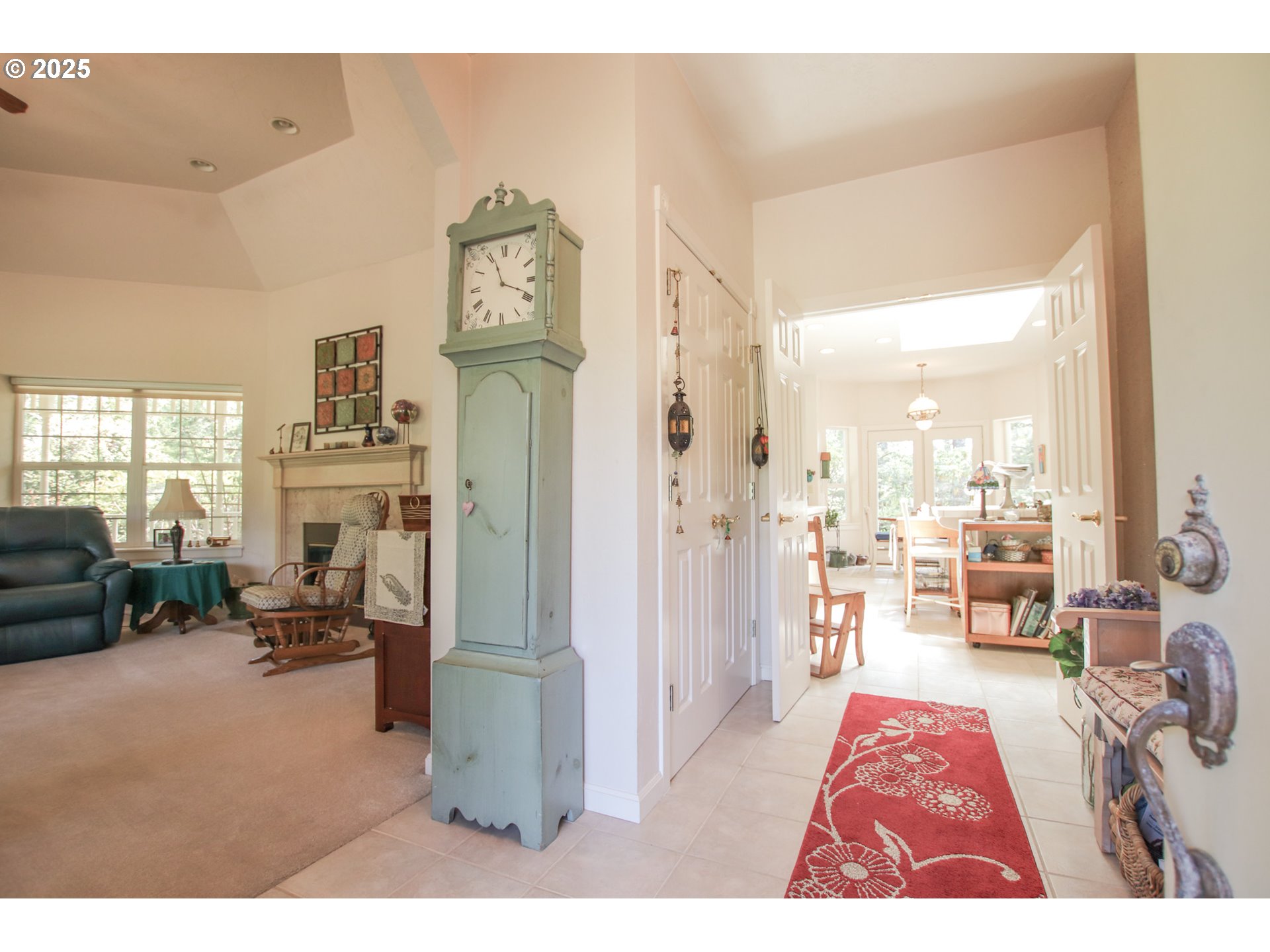 property viewer photo 3