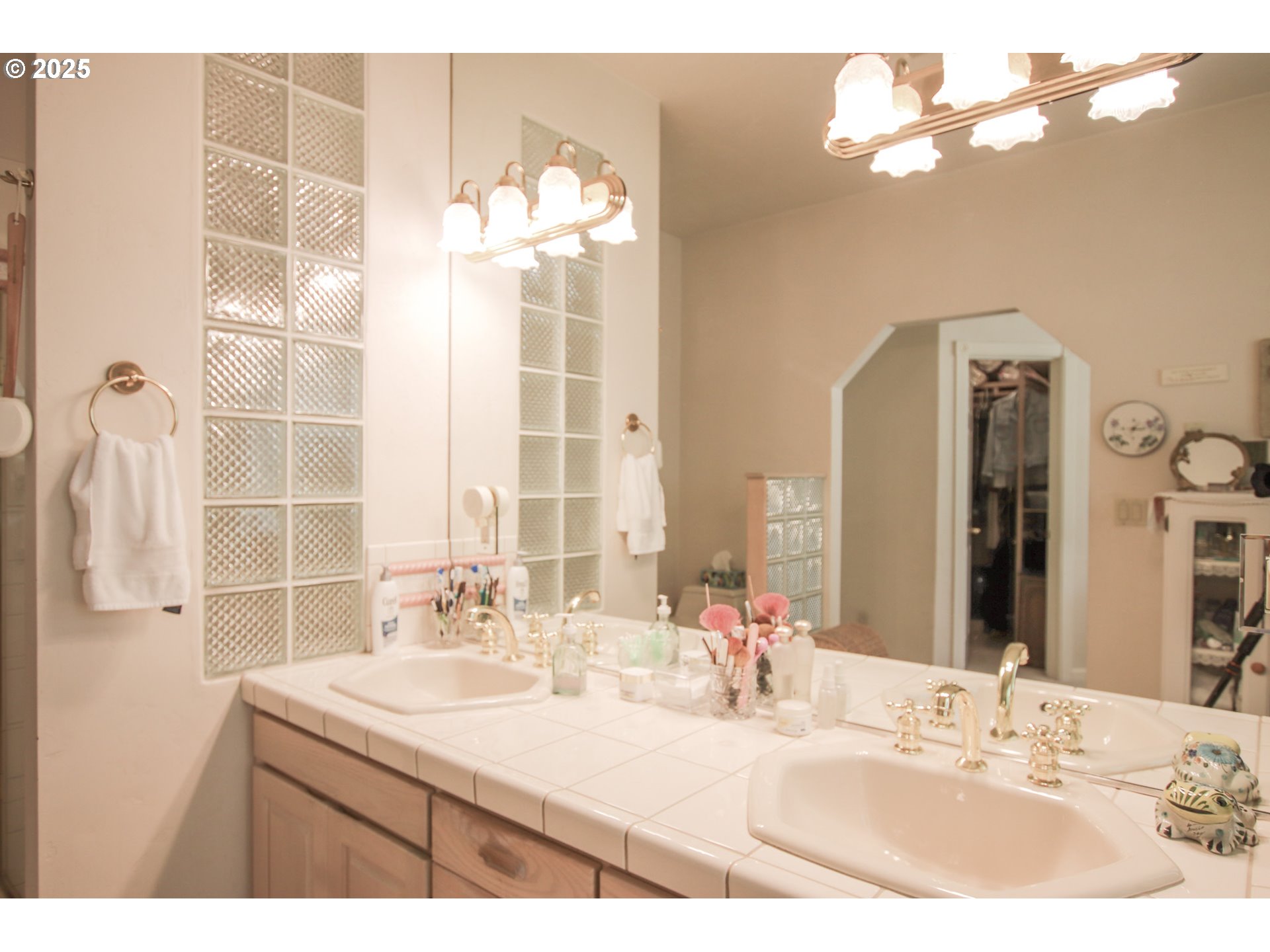 property viewer photo 30
