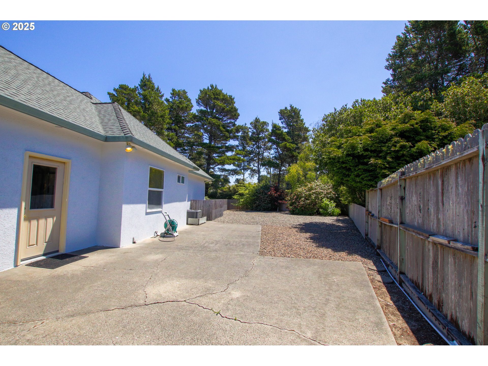 property viewer photo 36