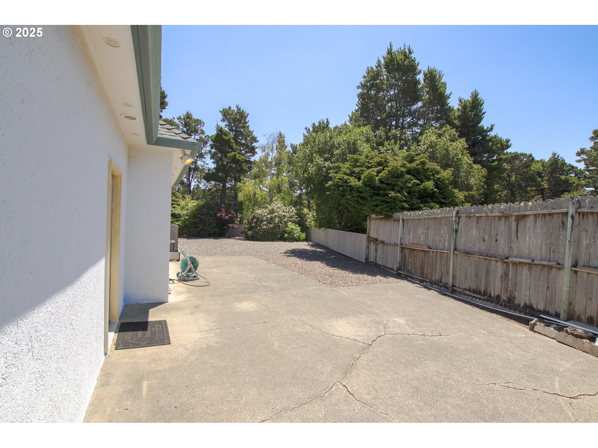 property viewer photo 37