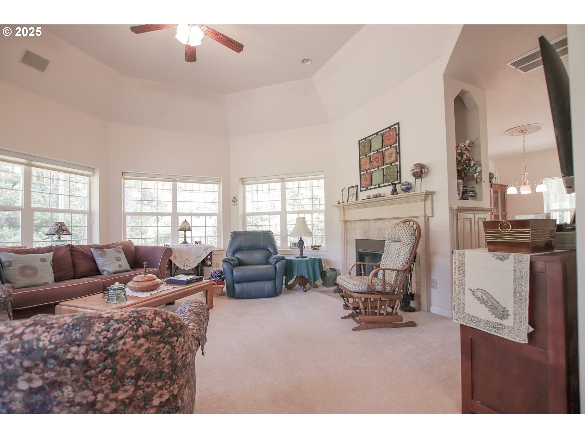 property viewer photo 5