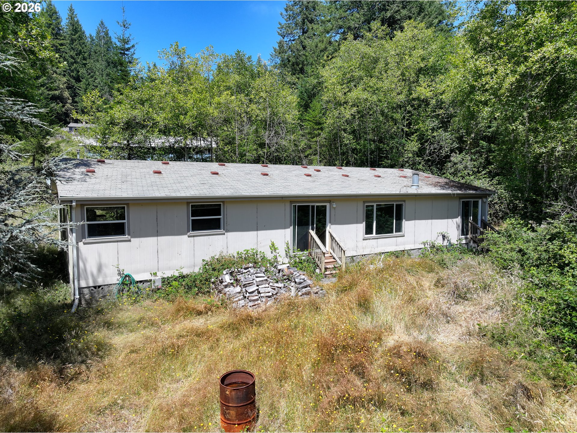 main property photo 40