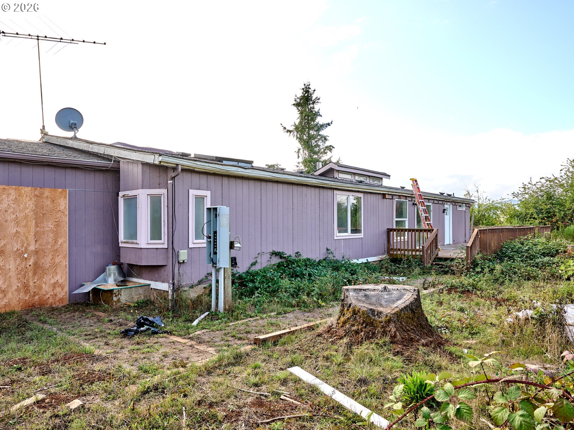 main property photo 28