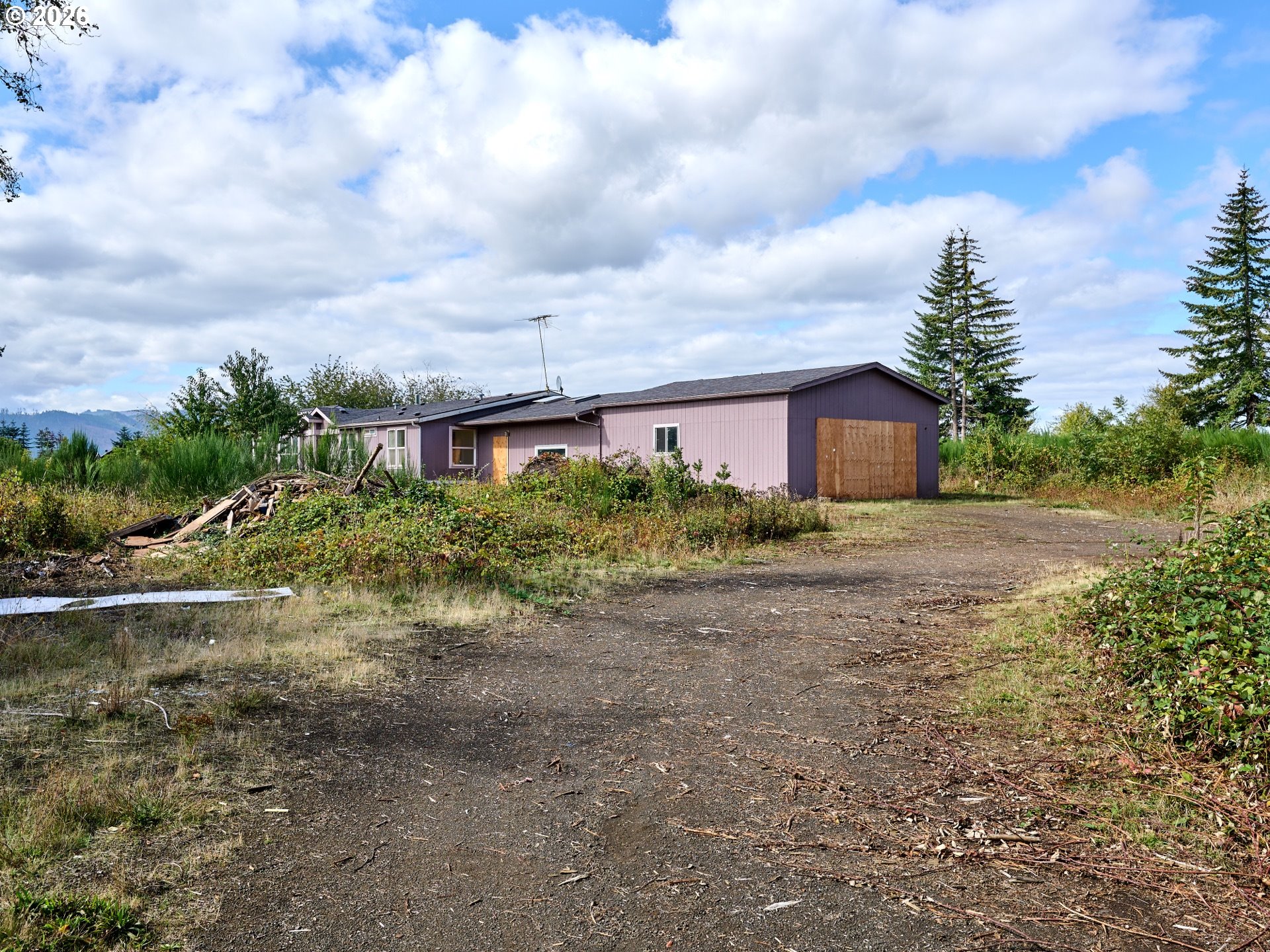 main property photo 30