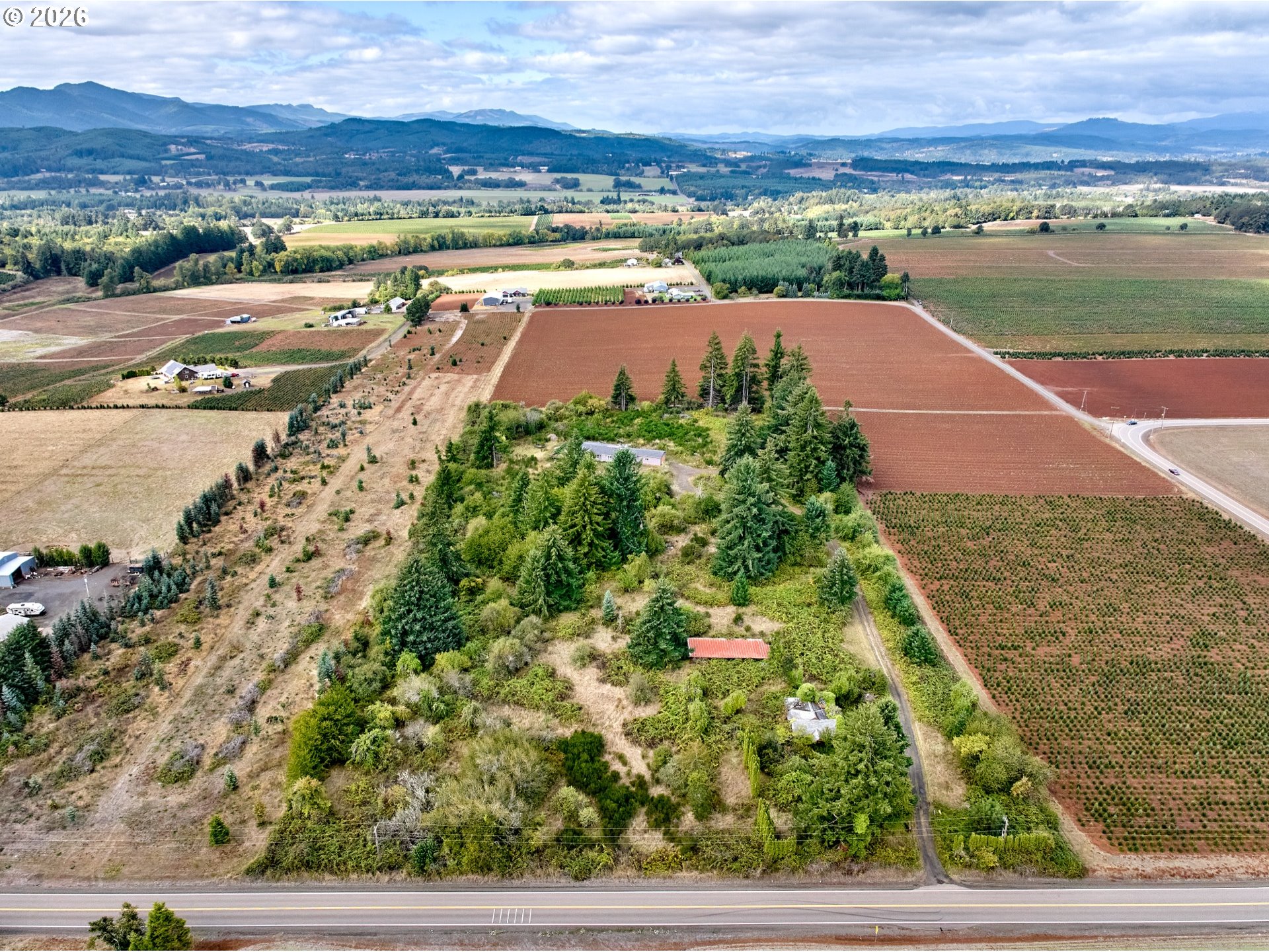 main property photo 41