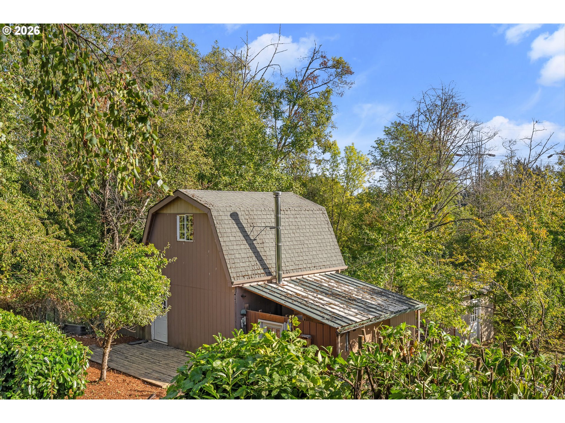 main property photo 34