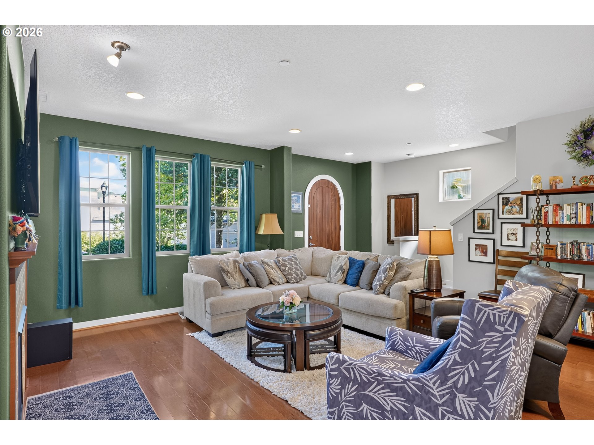 main property photo 3