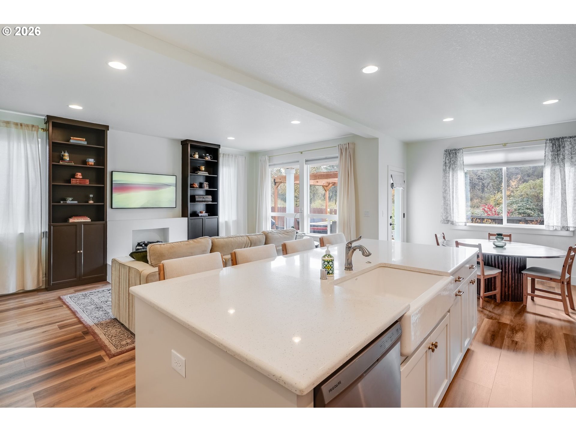 property viewer photo 14