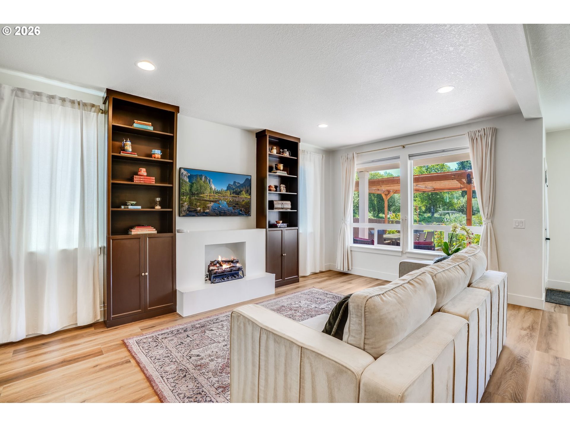 property viewer photo 15