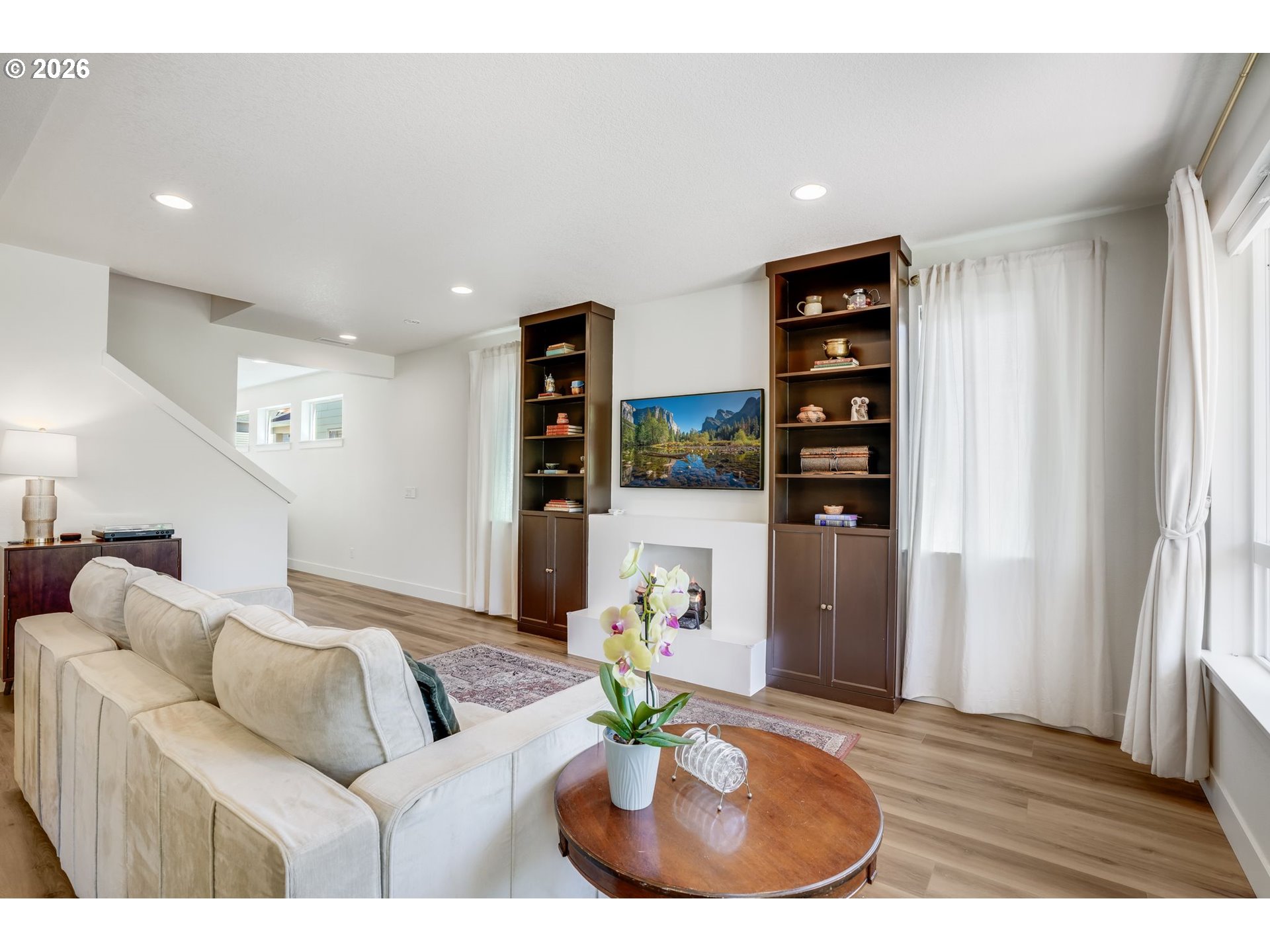 property viewer photo 16