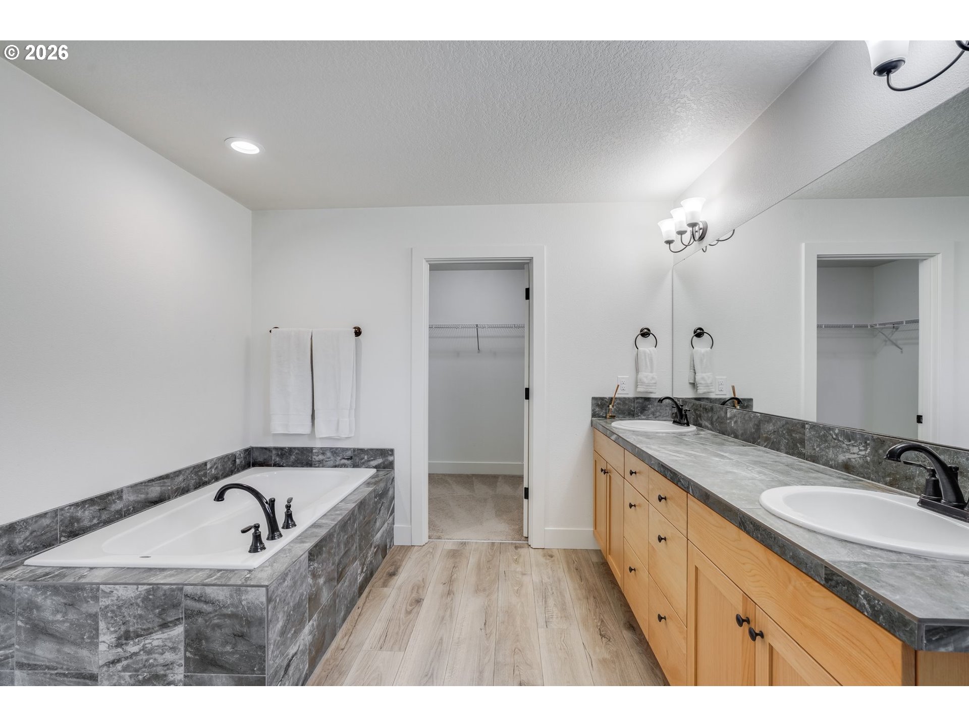 property viewer photo 29