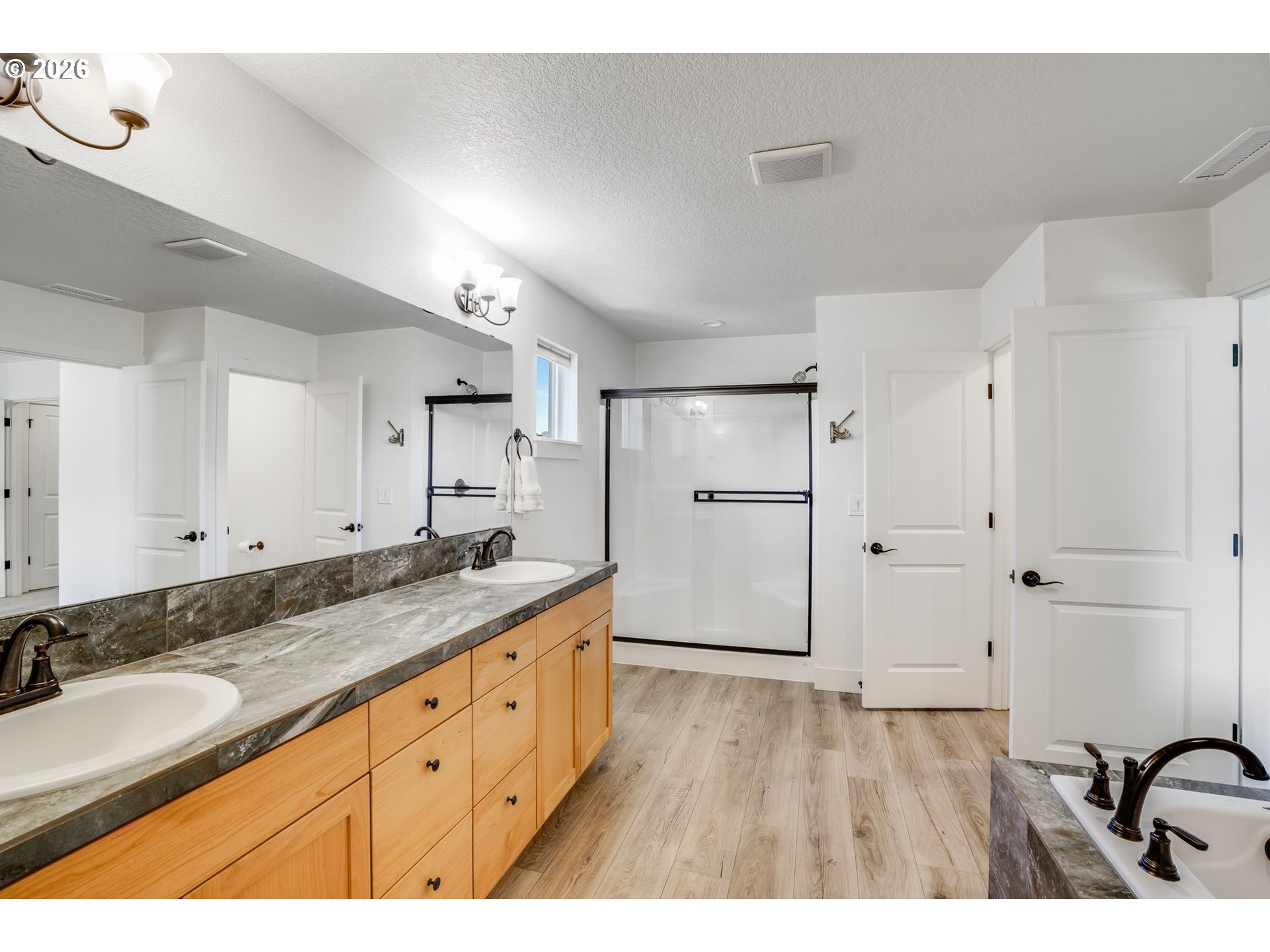 property viewer photo 31