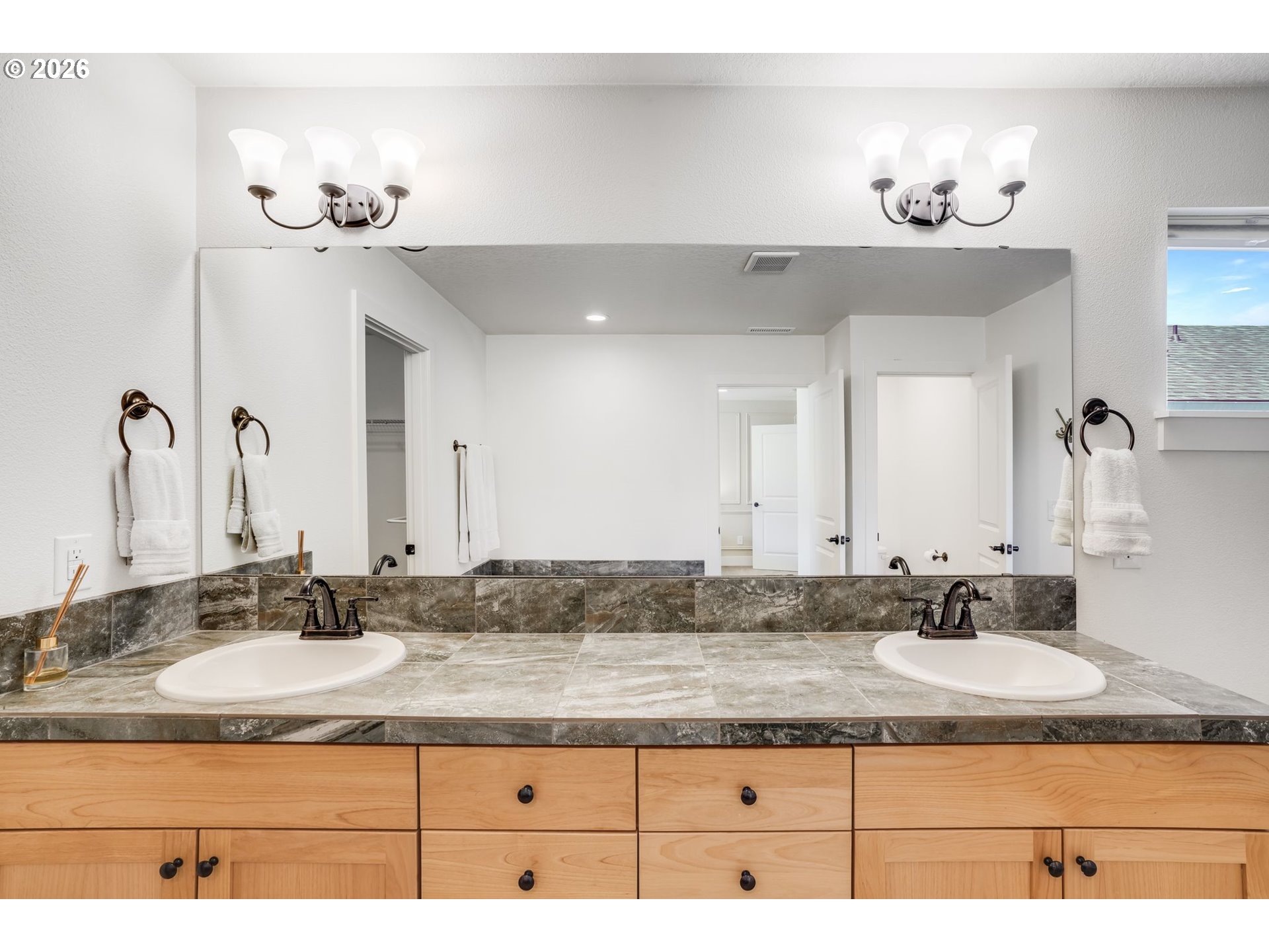 property viewer photo 32