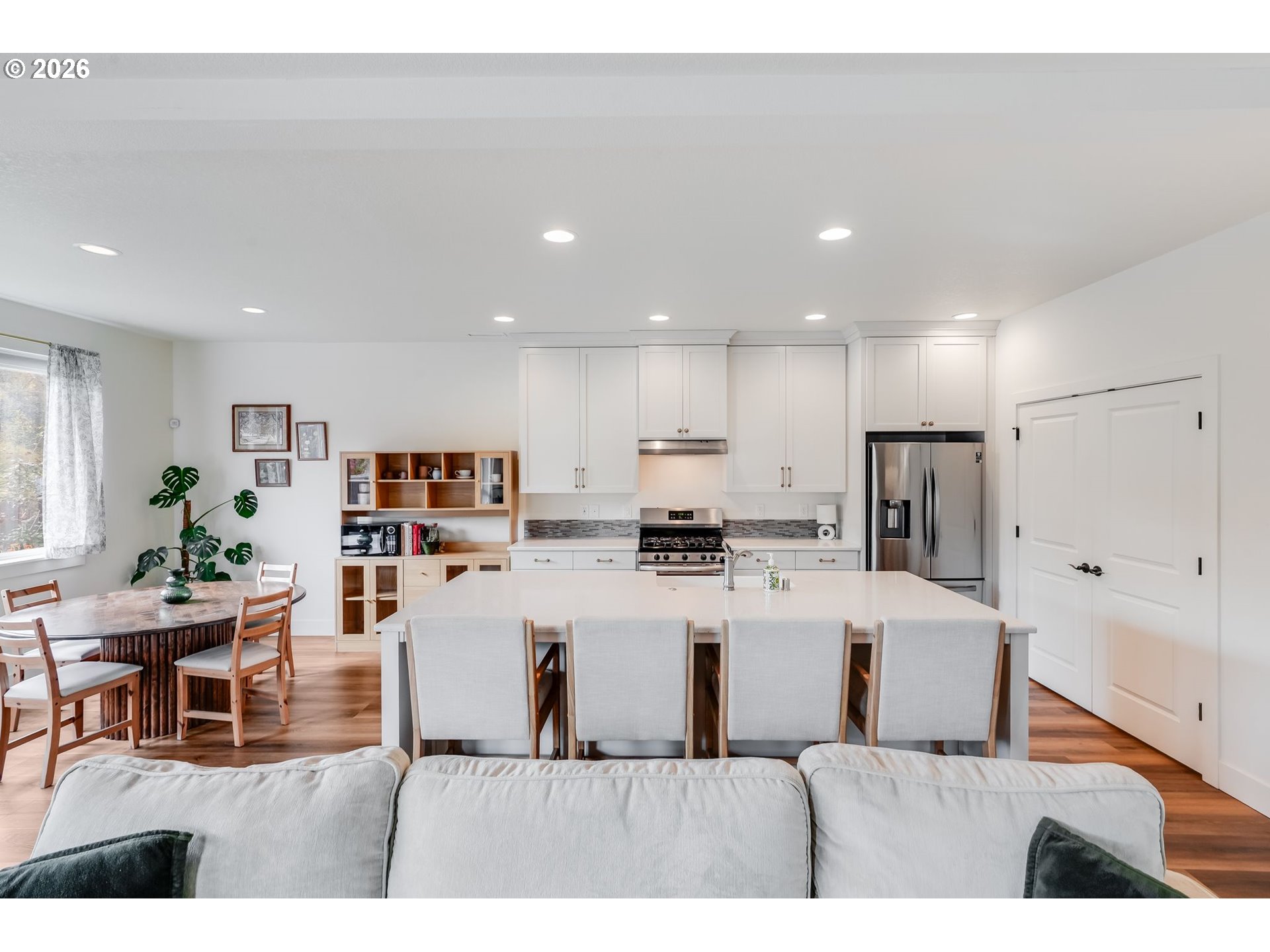 property viewer photo 7