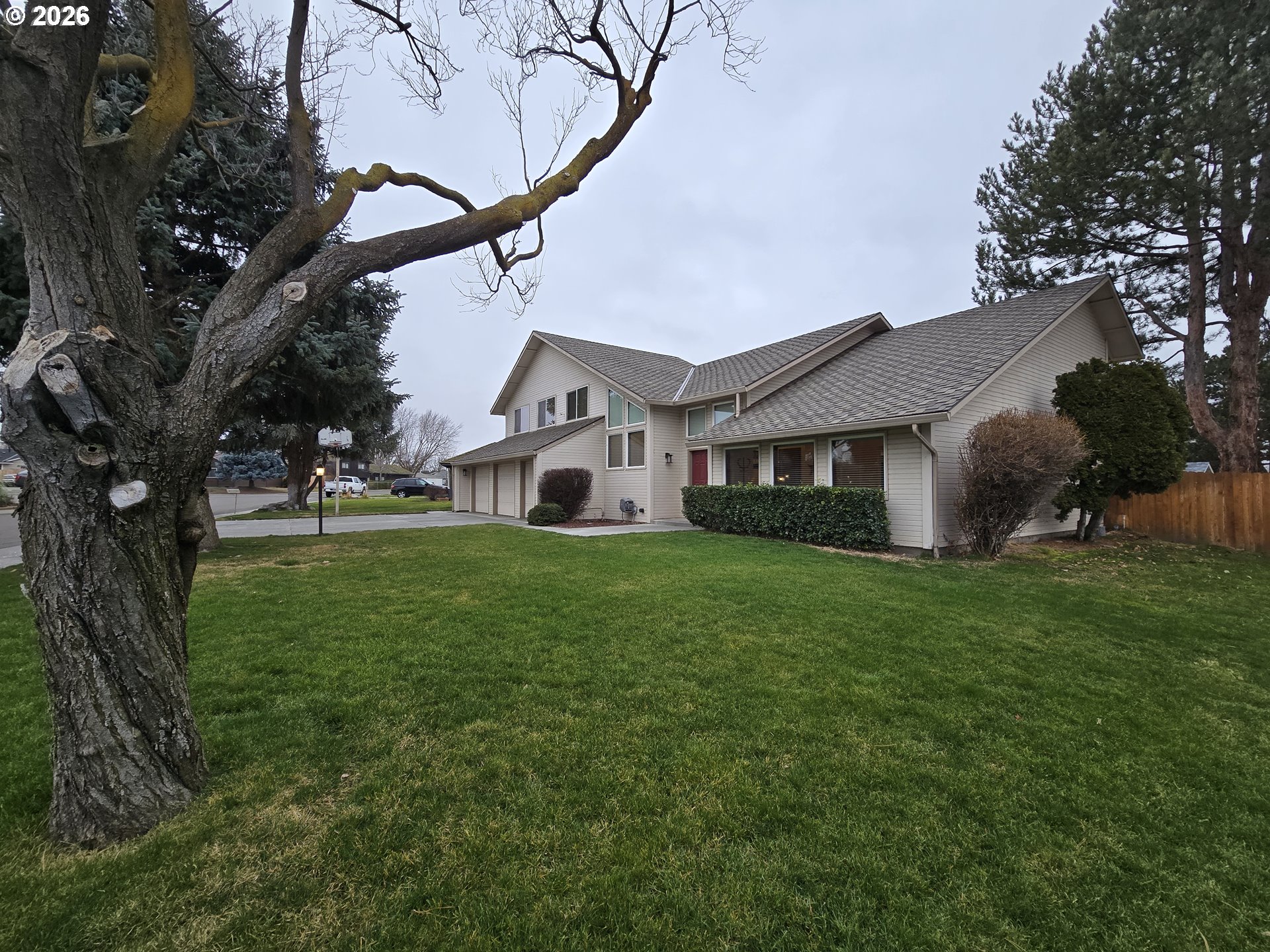 property viewer photo 36