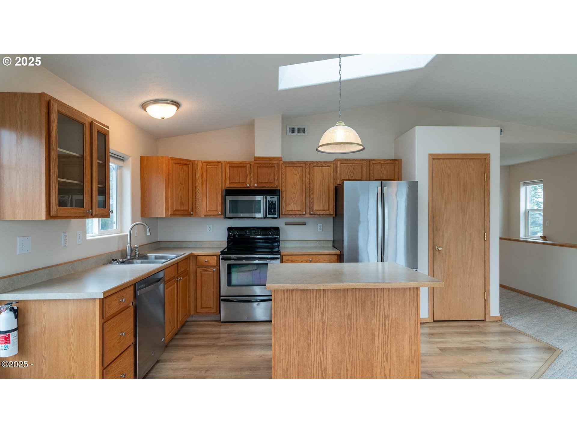 main property photo 15
