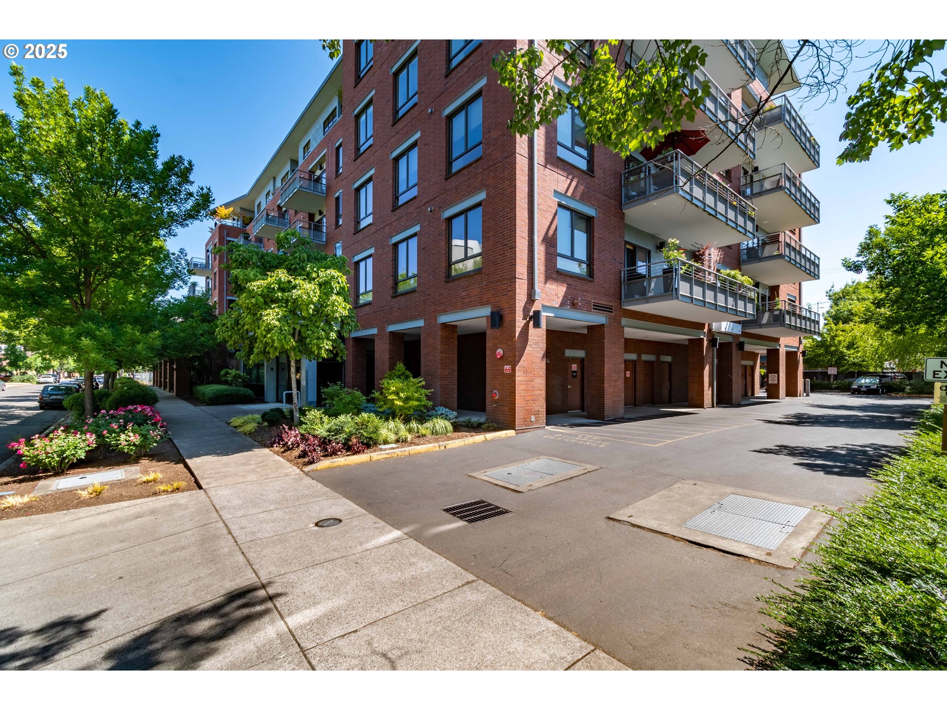 property viewer photo 1