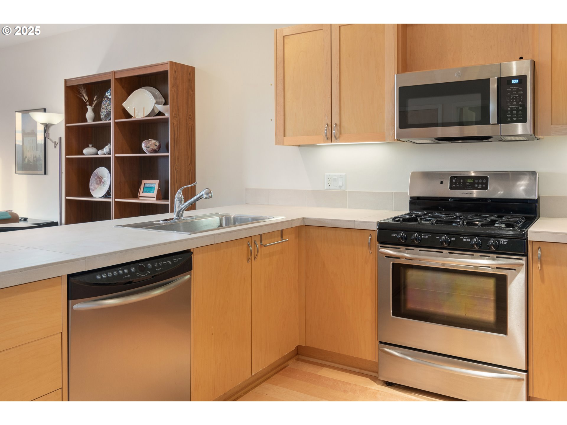 property viewer photo 11