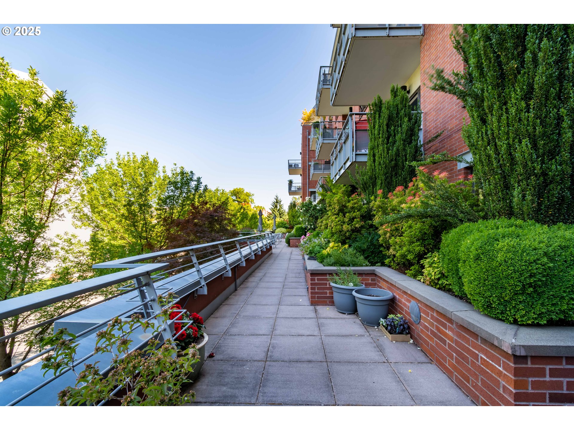 property viewer photo 26