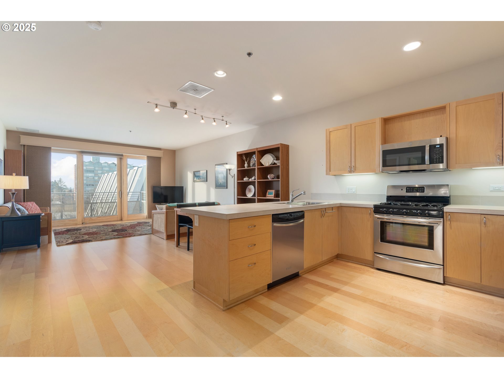 property viewer photo 3