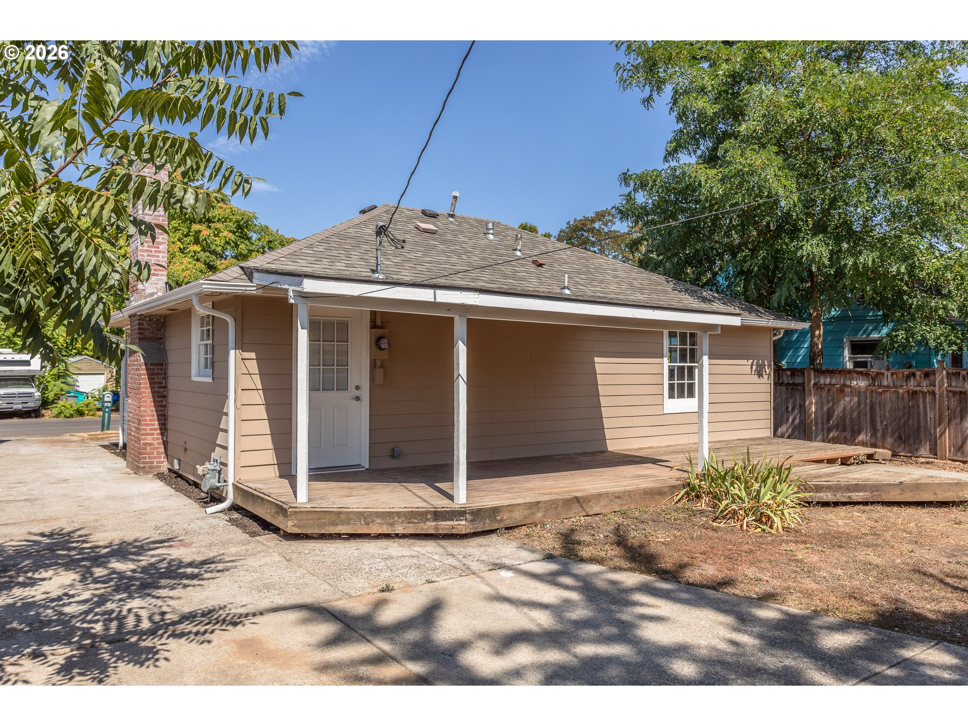 main property photo 20