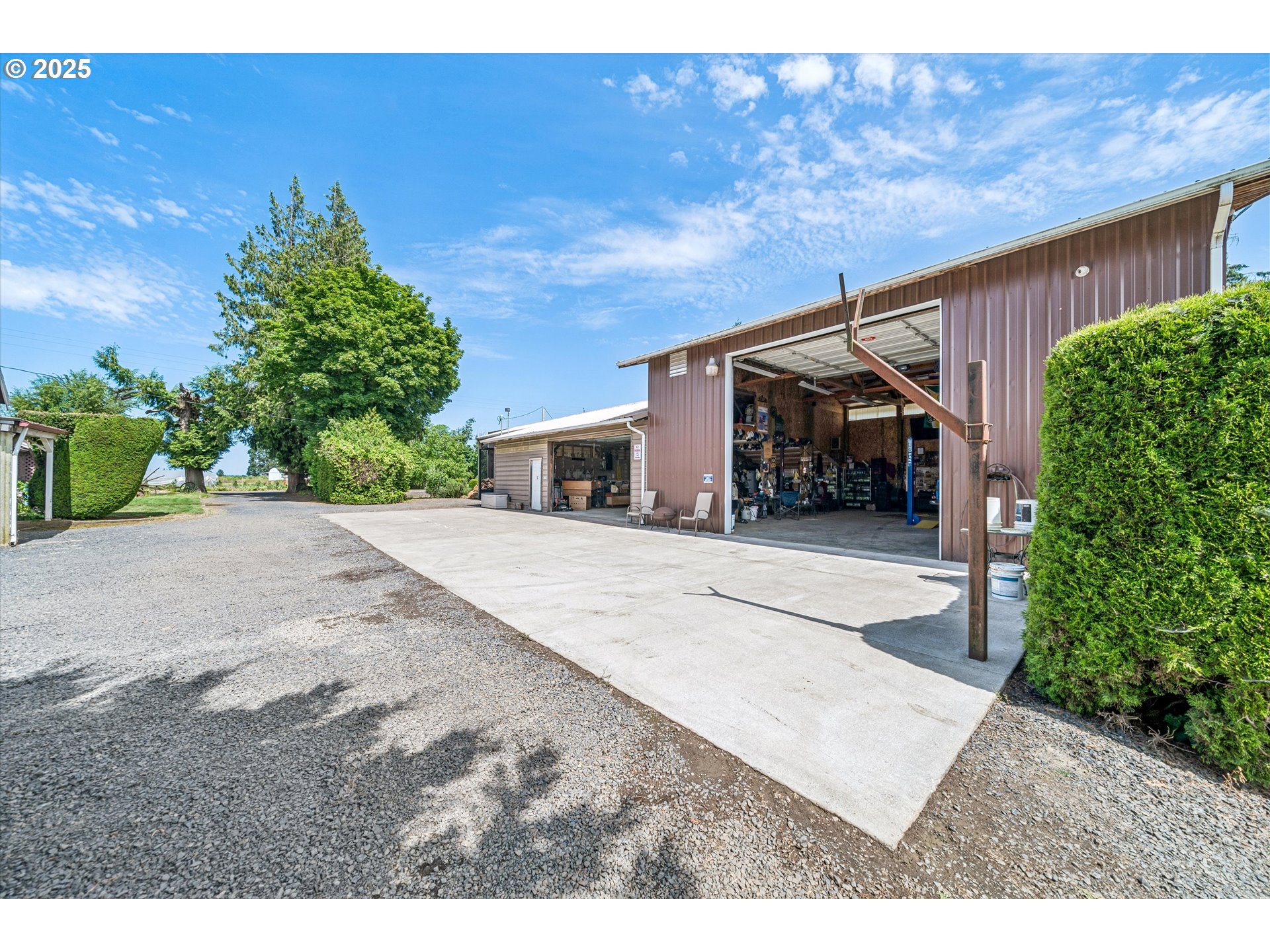 main property photo 39