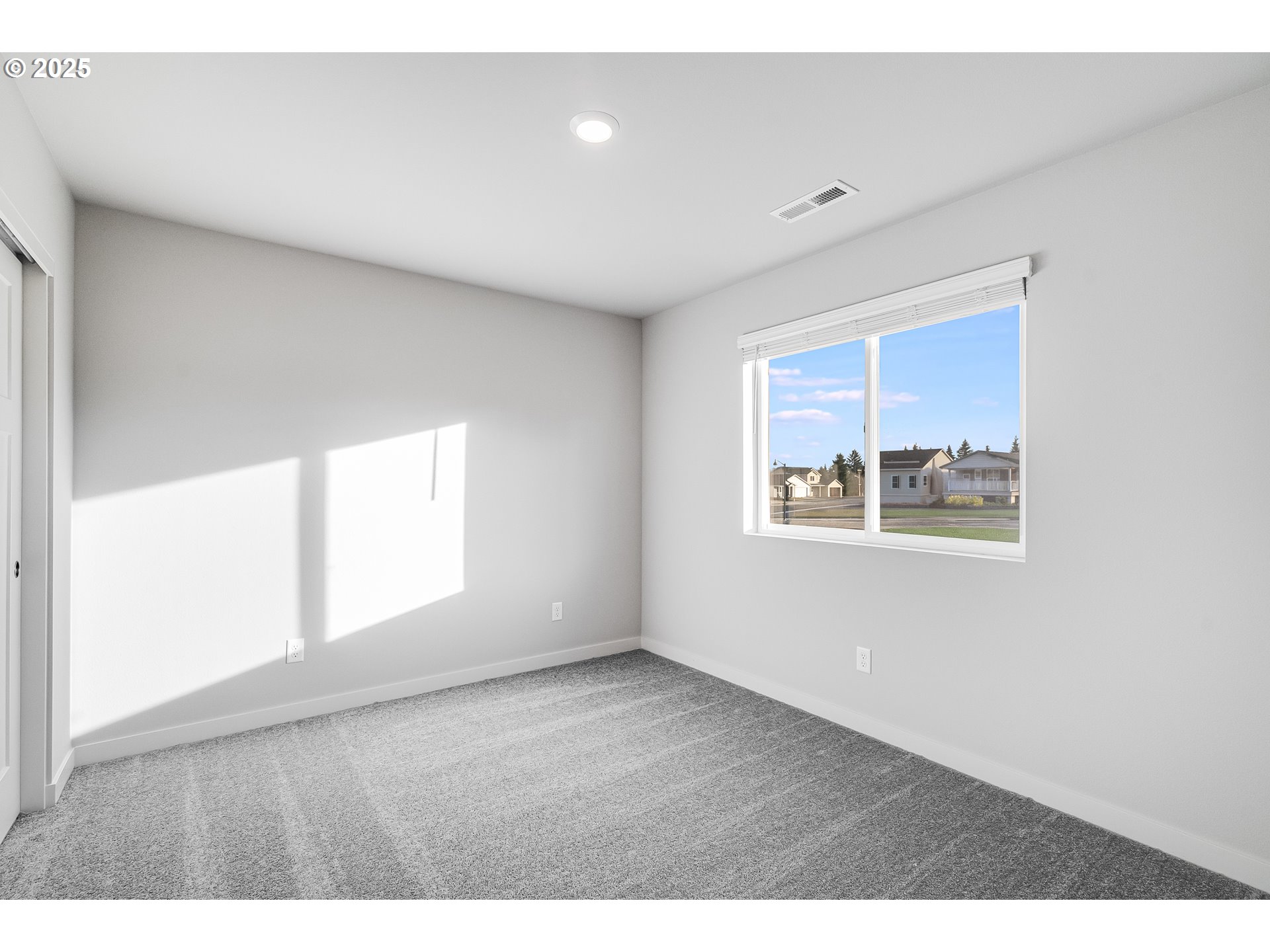 property viewer photo 11