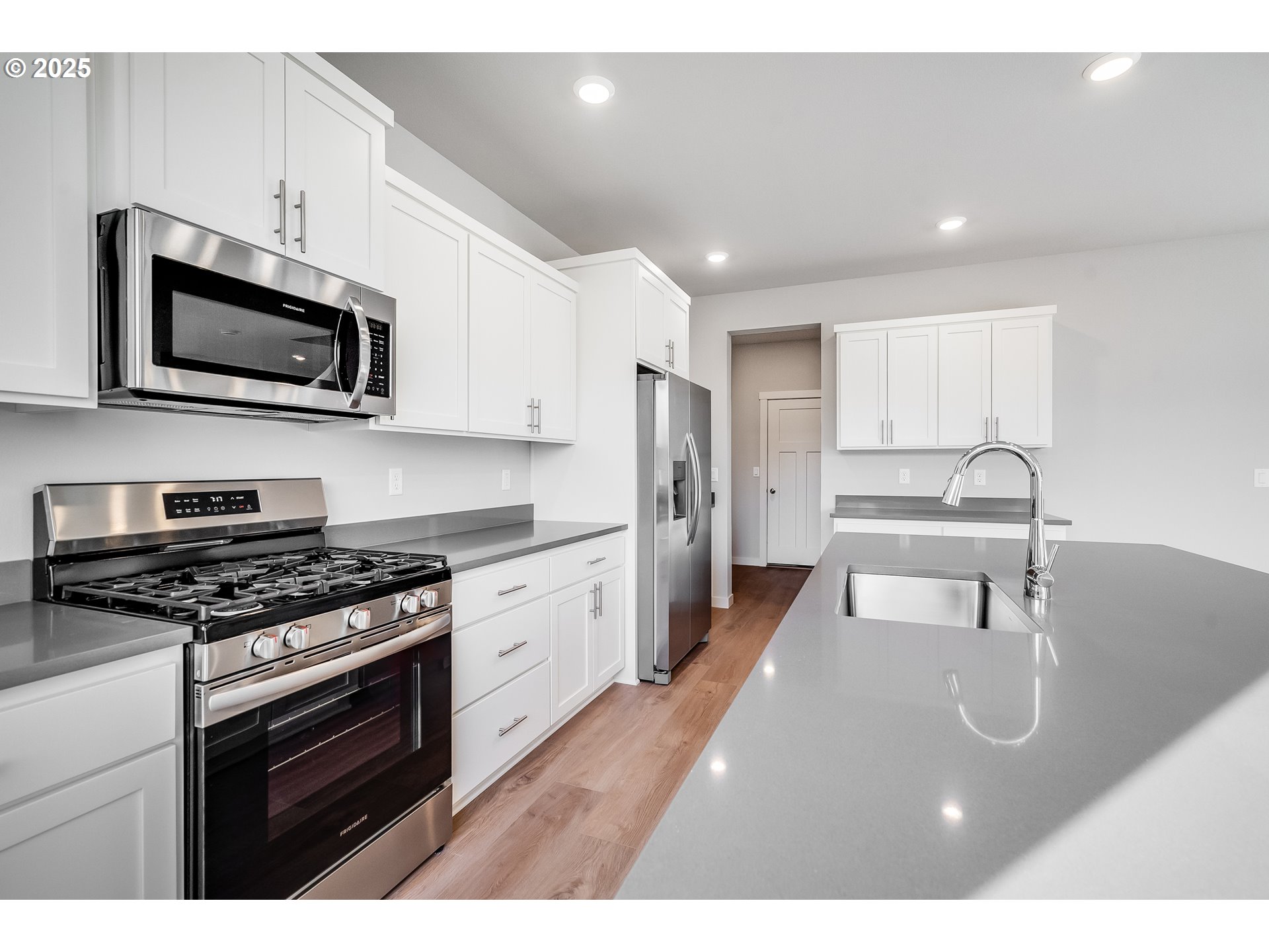 property viewer photo 2