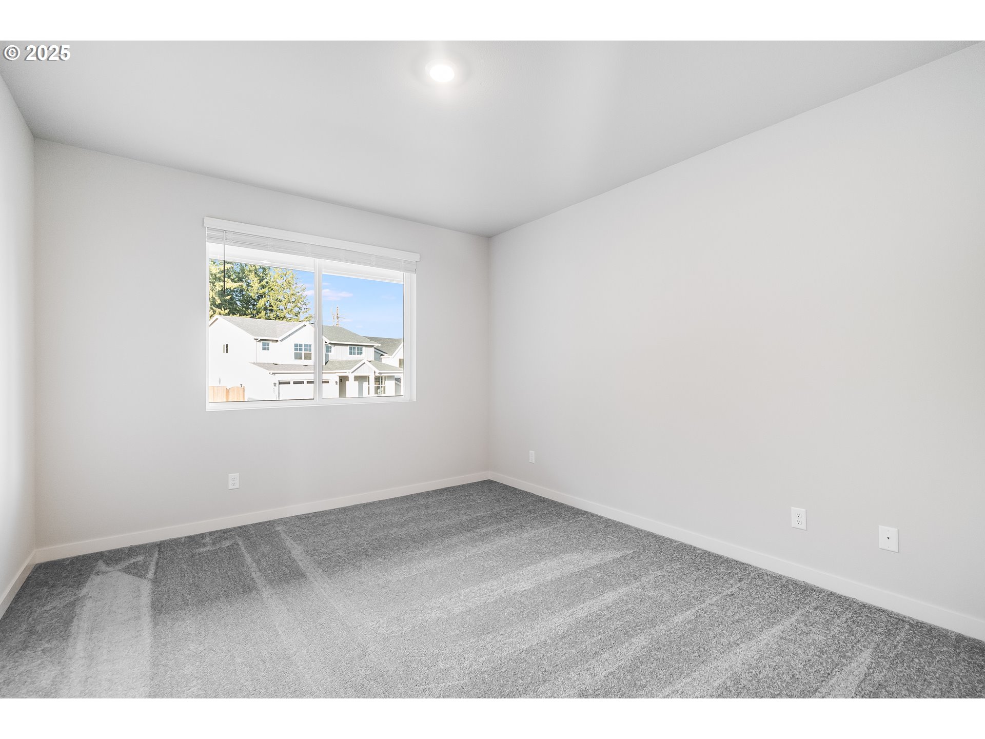 property viewer photo 24