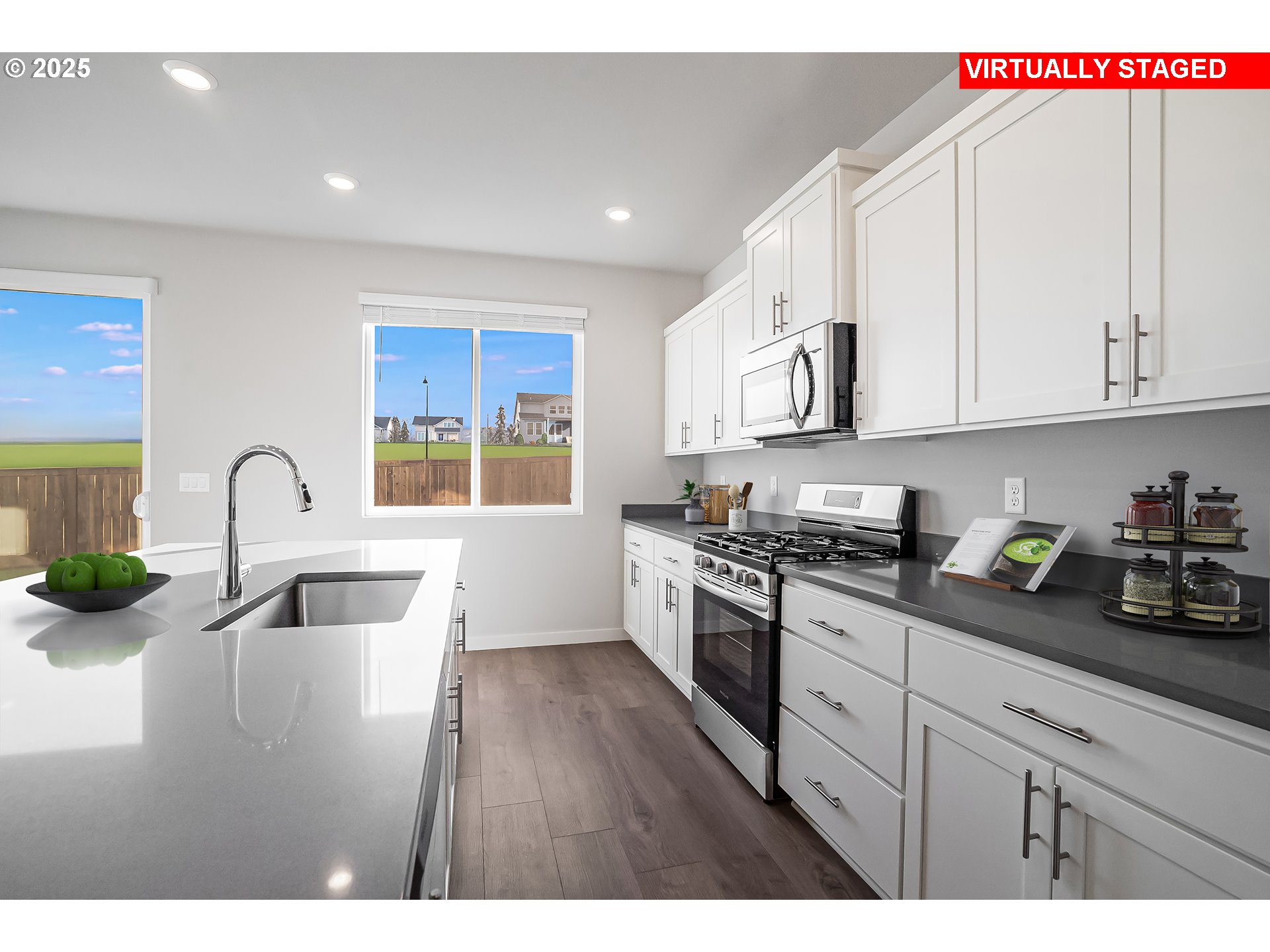 property viewer photo 3