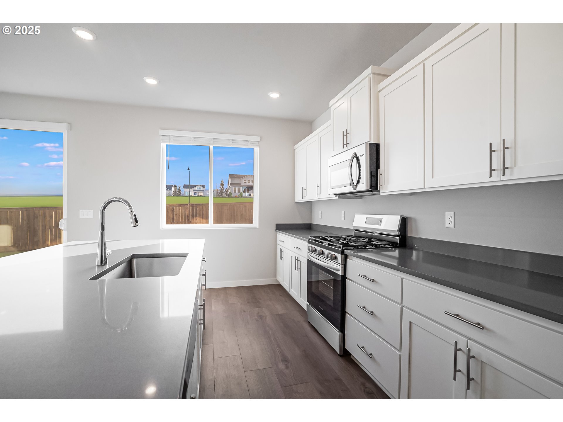 property viewer photo 4