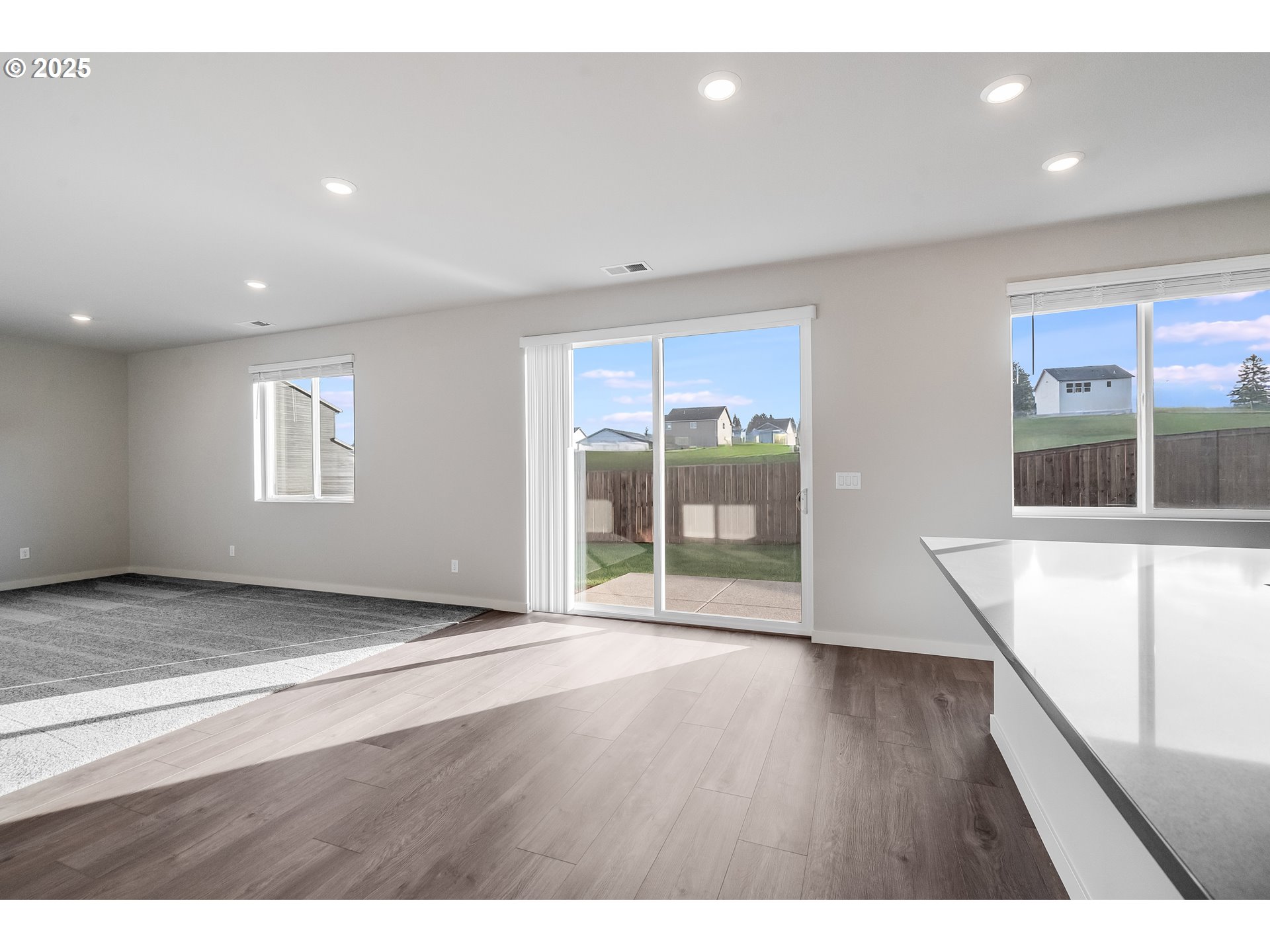 property viewer photo 7