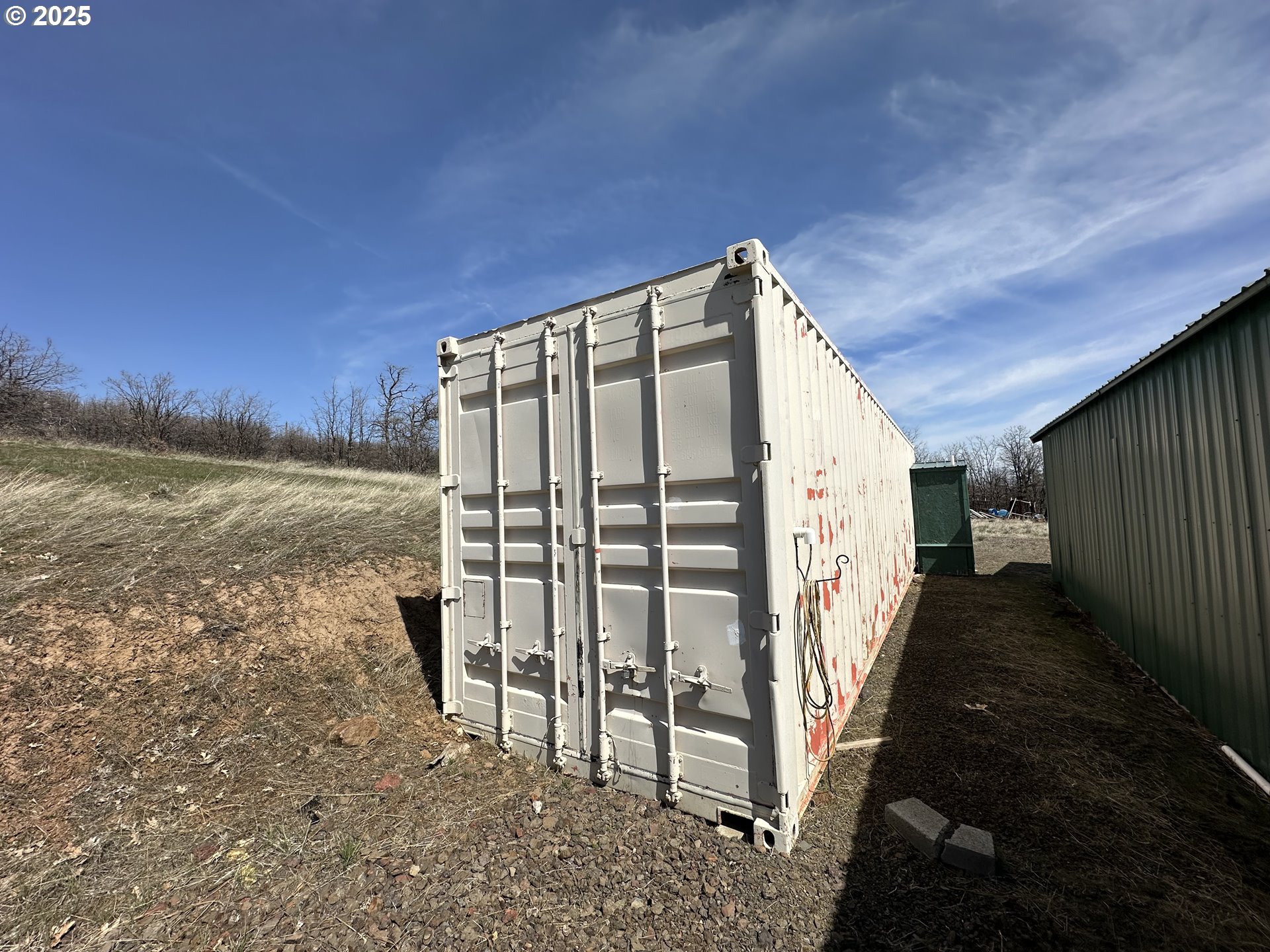 main property photo 18