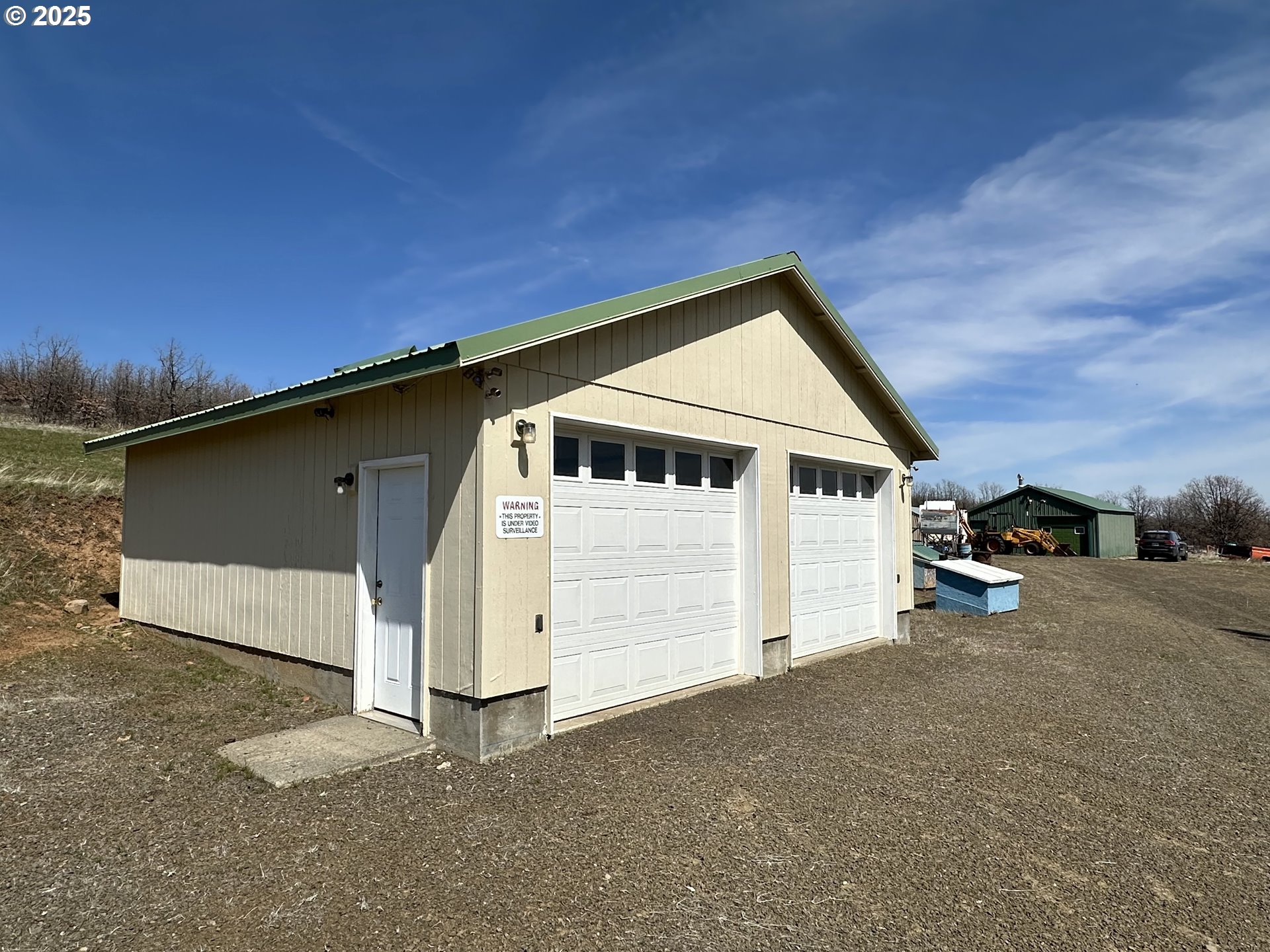 main property photo 20
