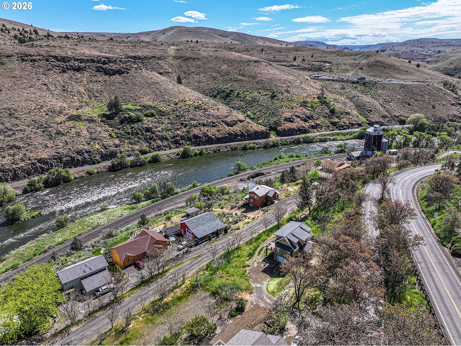 main property photo 30