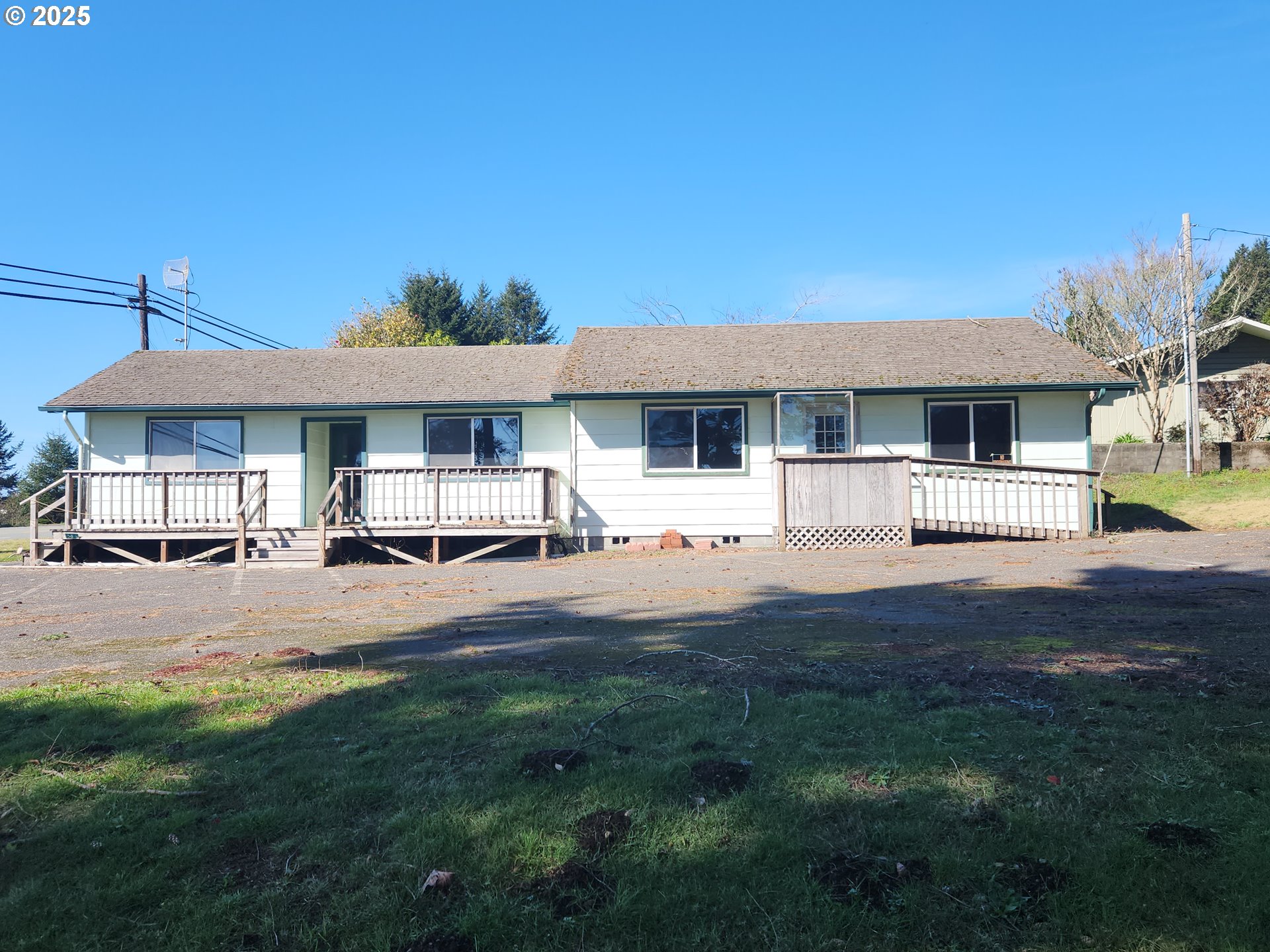 main property photo 28