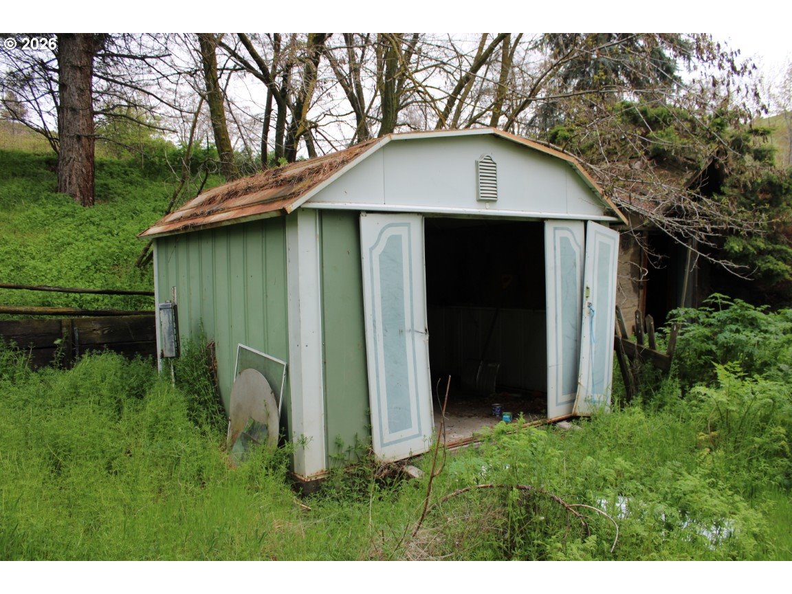 main property photo 10