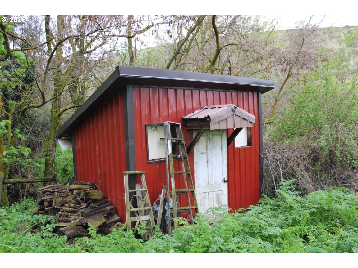 main property photo 9
