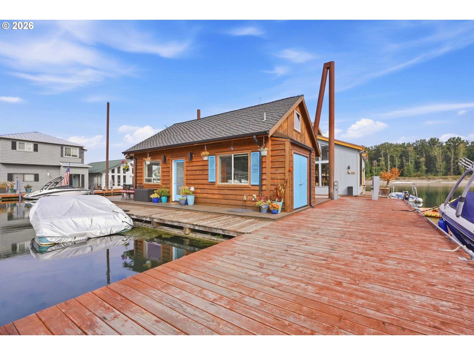 main property photo 23