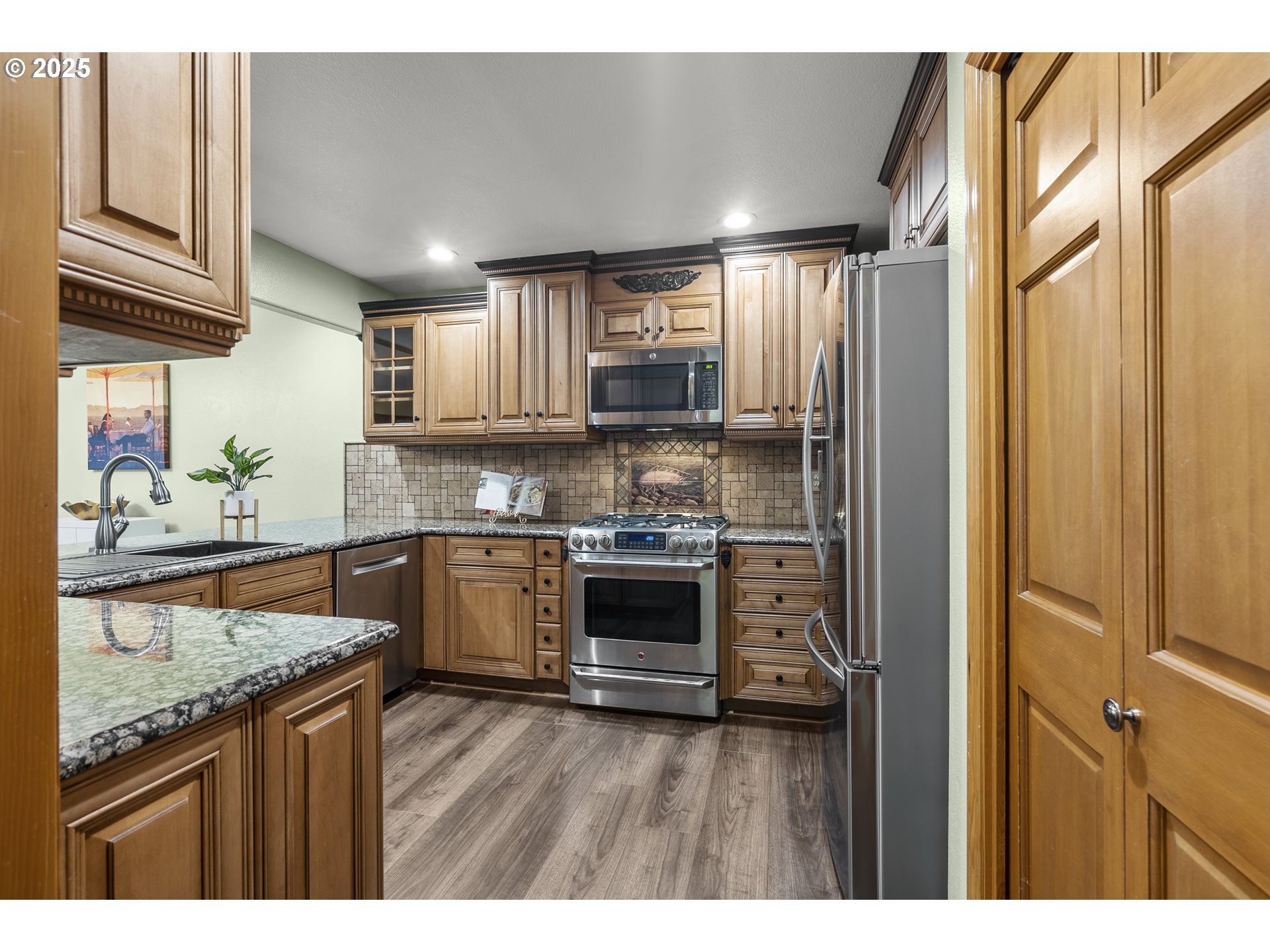 property viewer photo 13