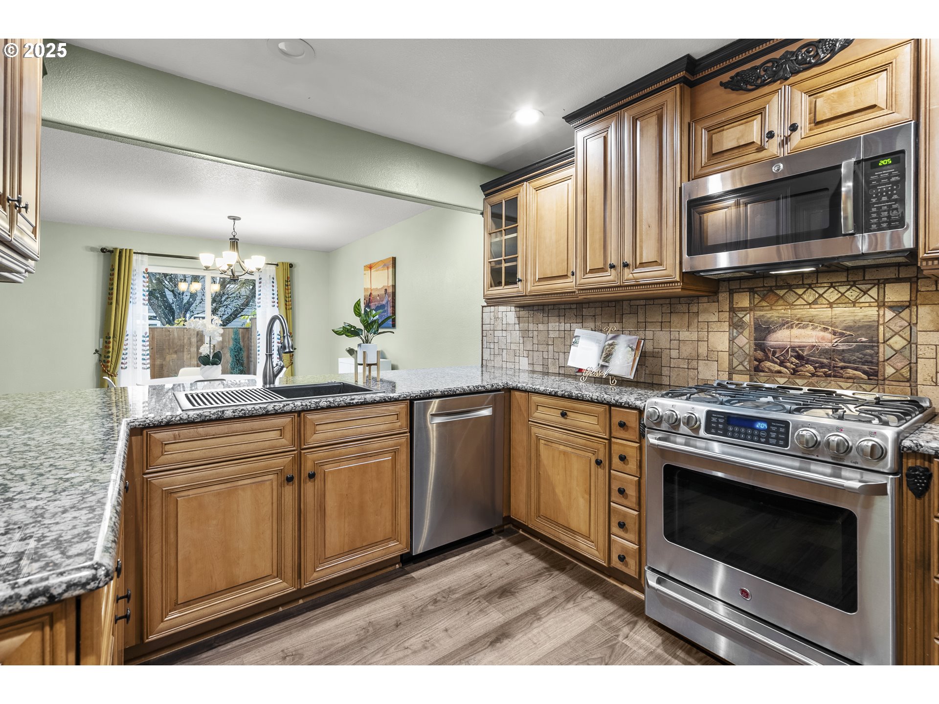 property viewer photo 14