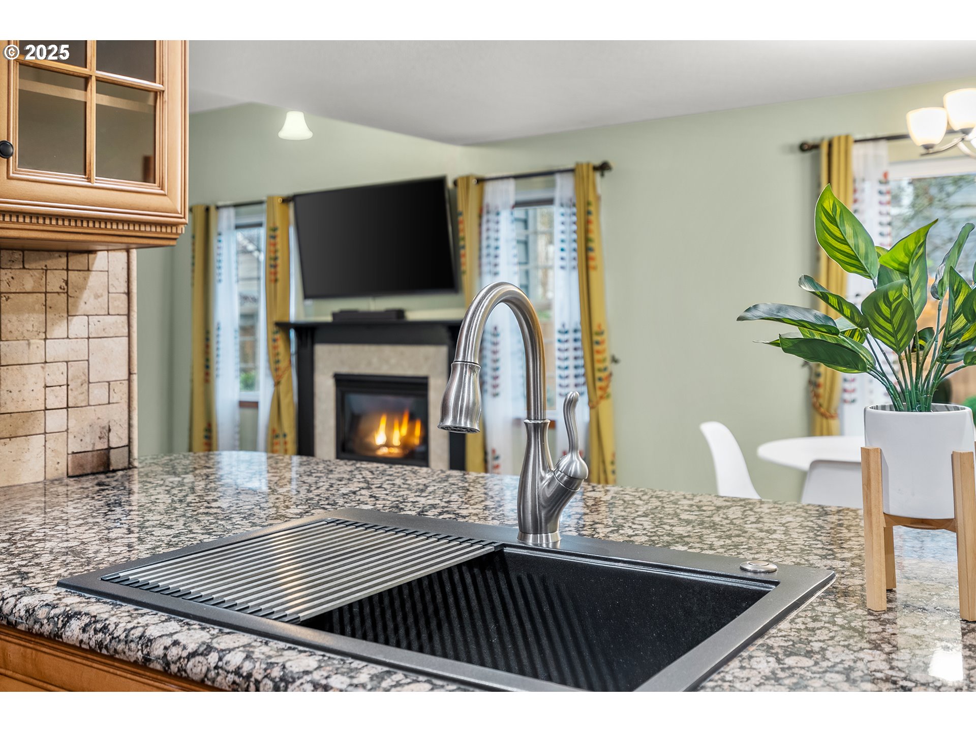 property viewer photo 15
