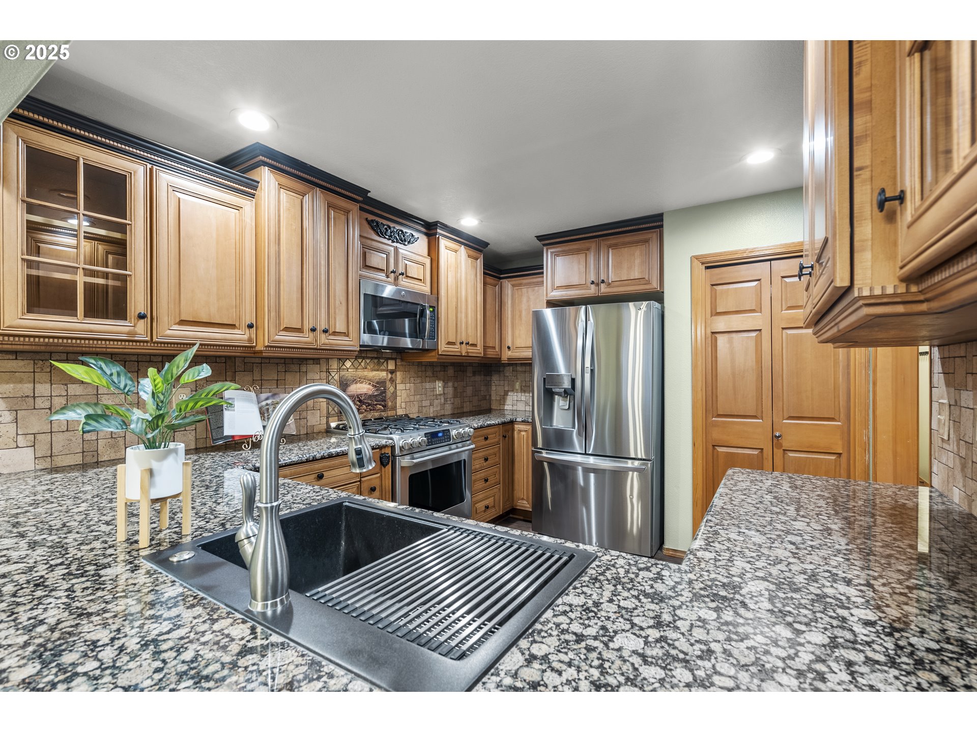 property viewer photo 17