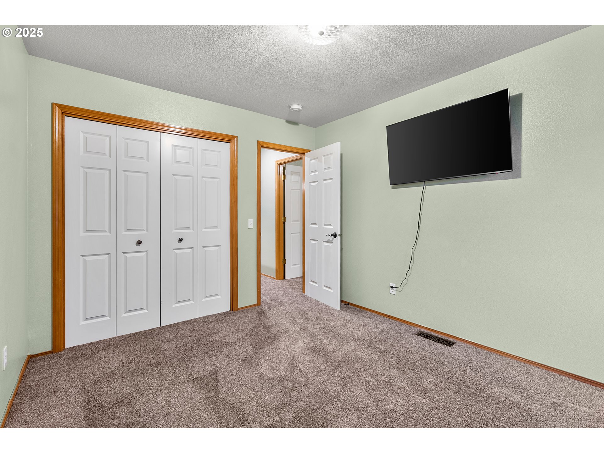 property viewer photo 29