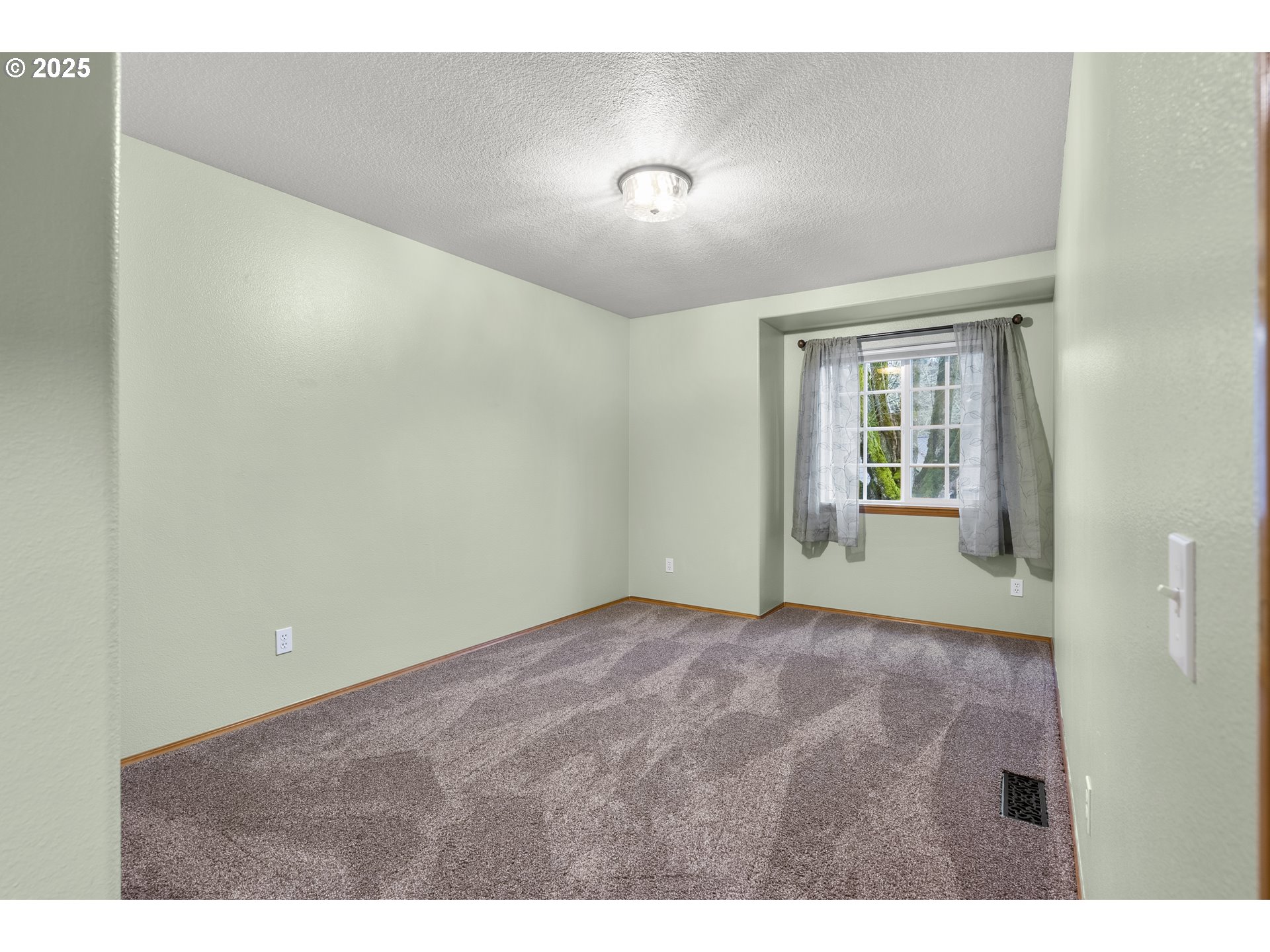 property viewer photo 31