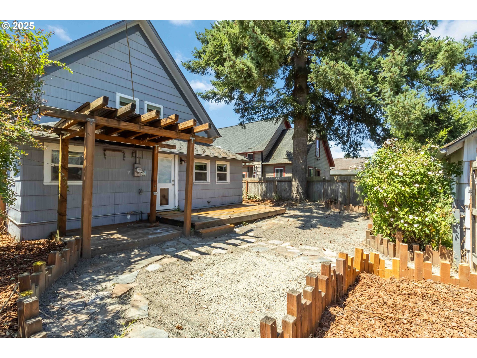 property viewer photo 37
