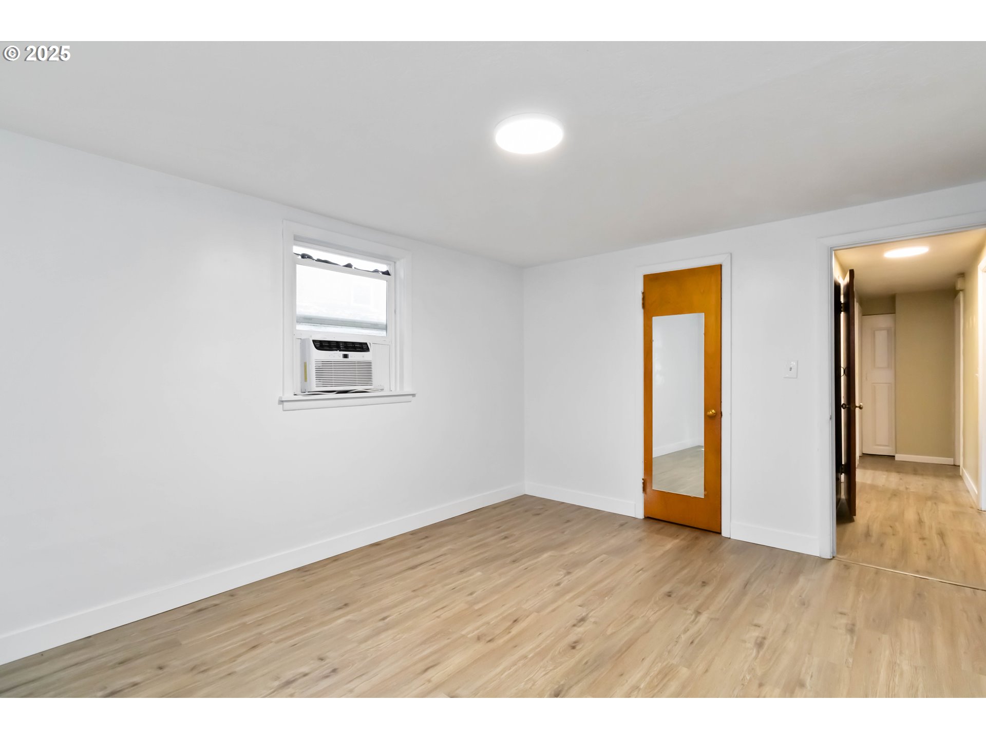 property viewer photo 9