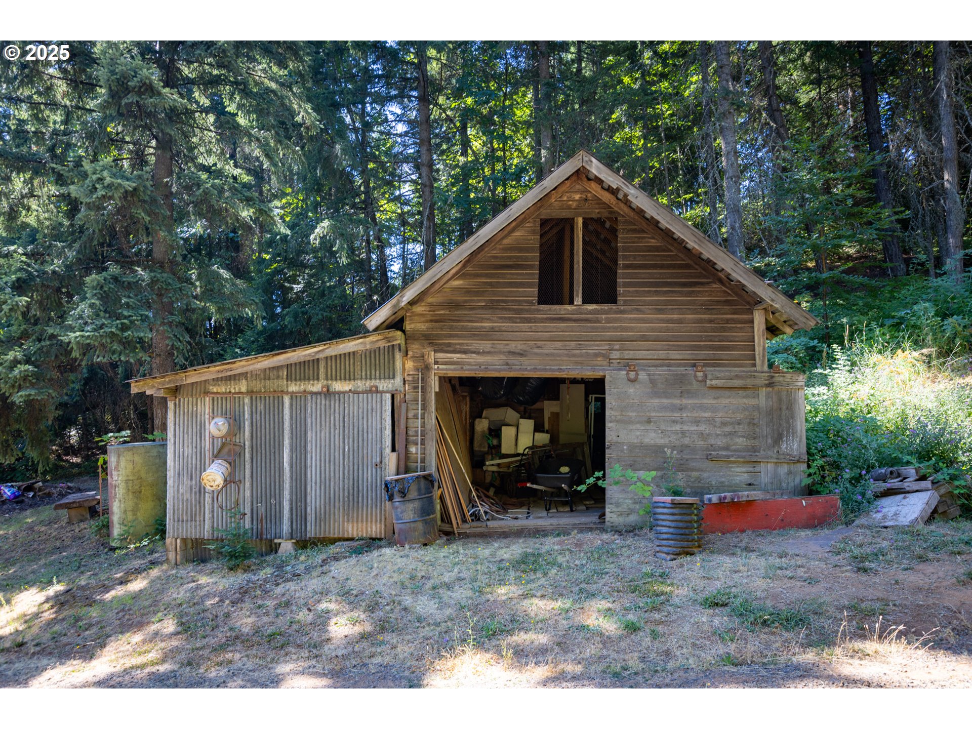 main property photo 16