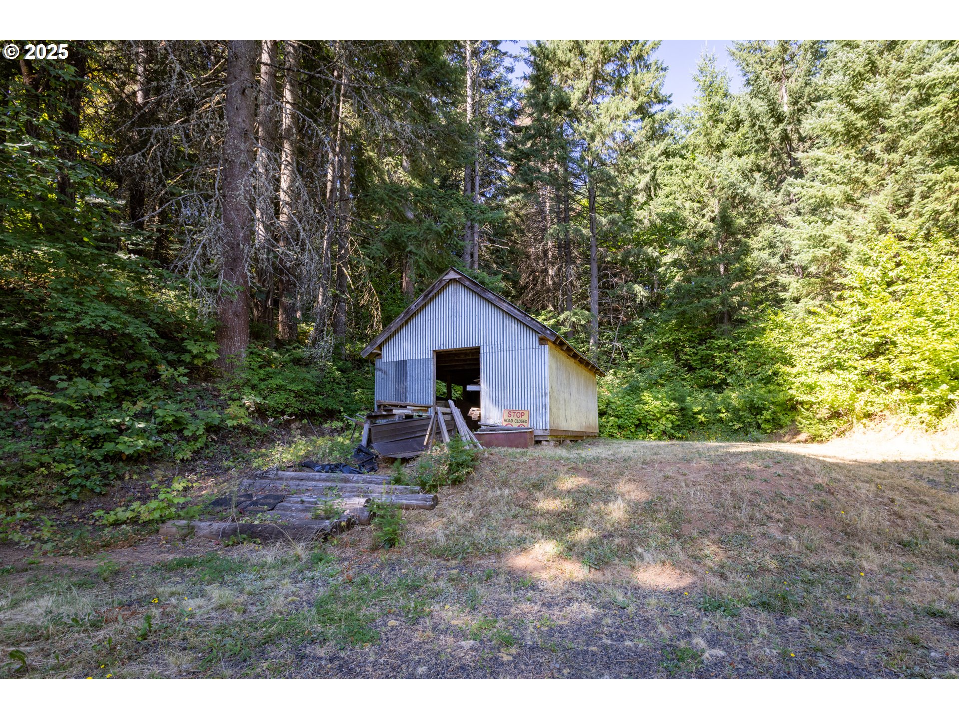 main property photo 17
