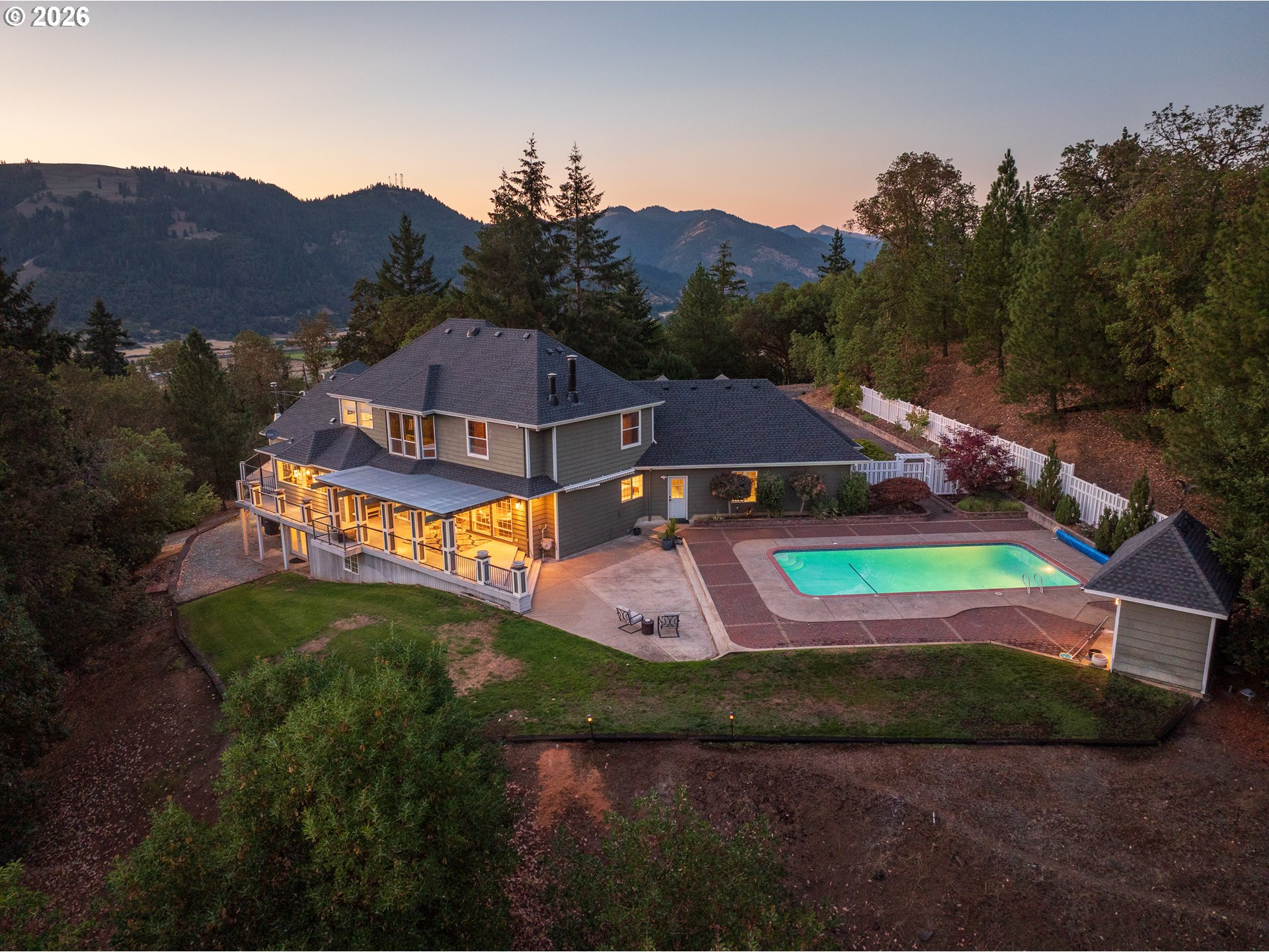 main property photo 41